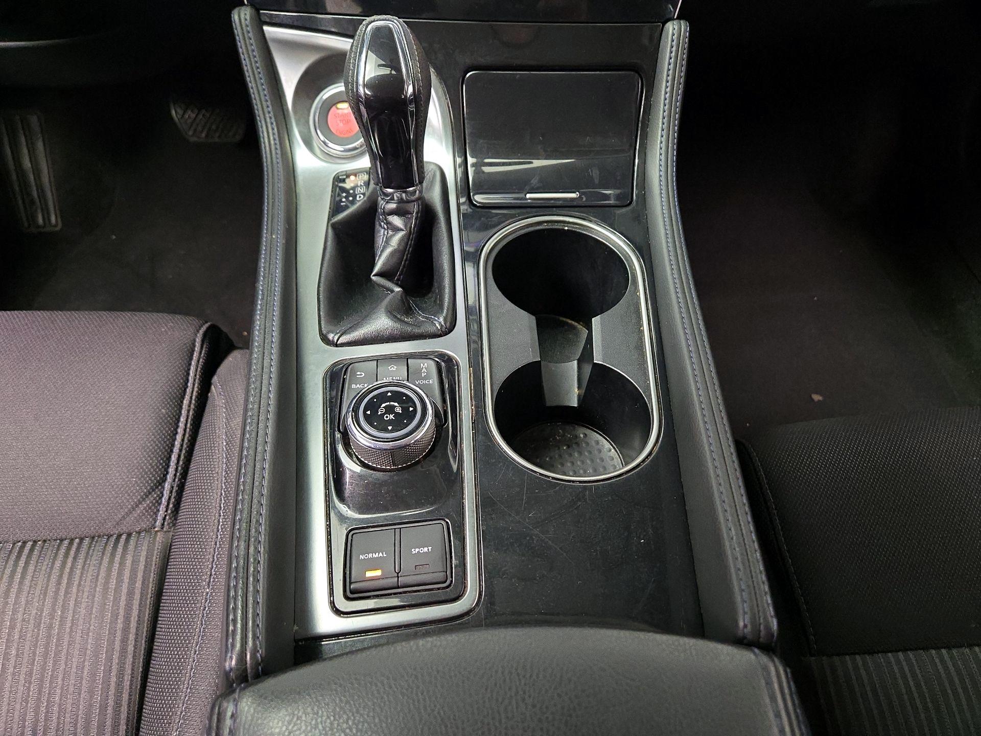 Thumbnail: 2016 Nissan Maxima - 18