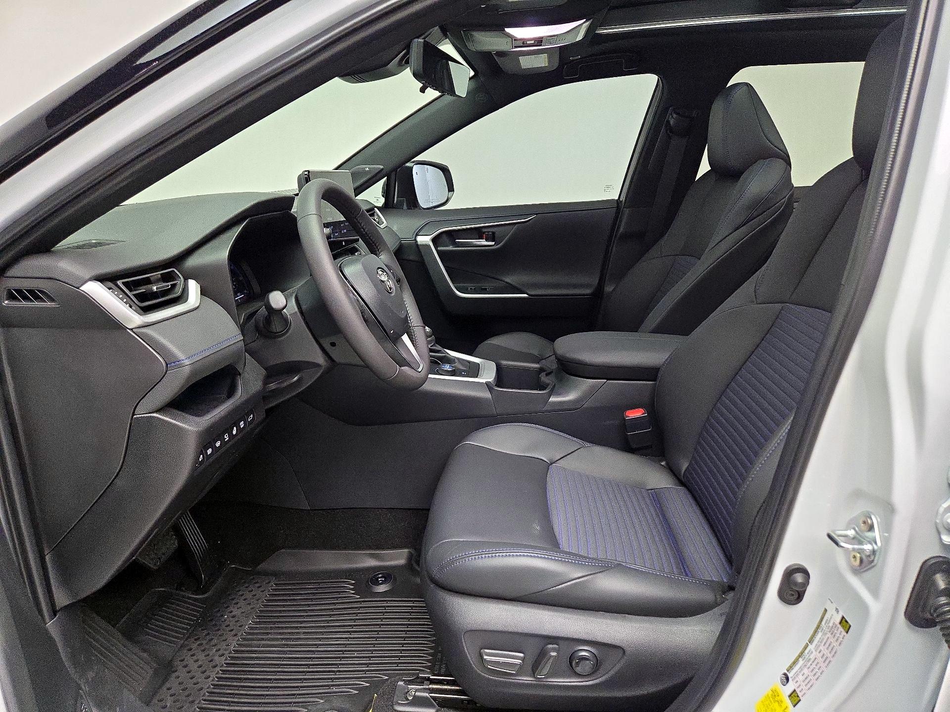 Thumbnail: 2025 Toyota RAV4 - 11