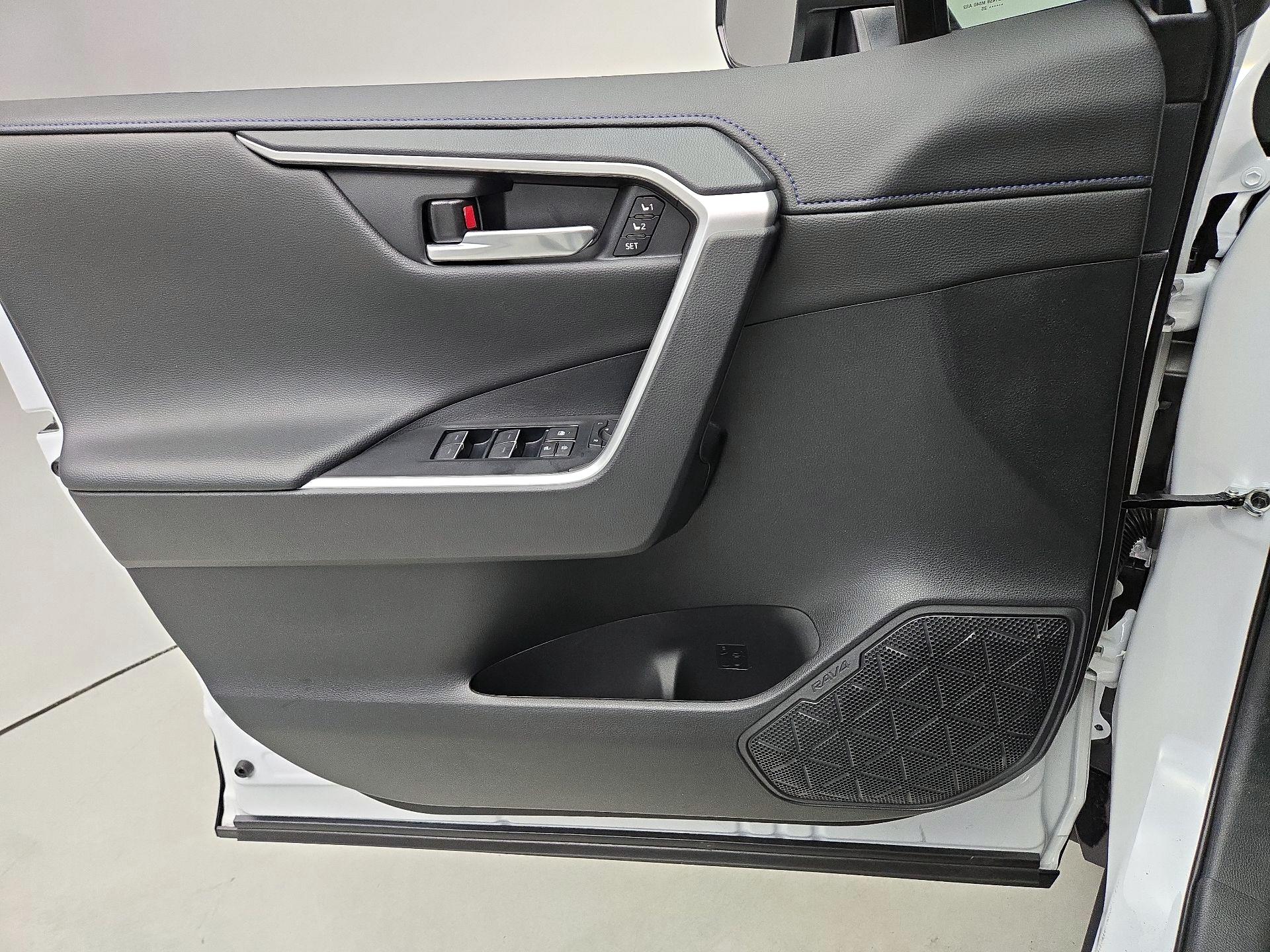 Thumbnail: 2025 Toyota RAV4 - 12