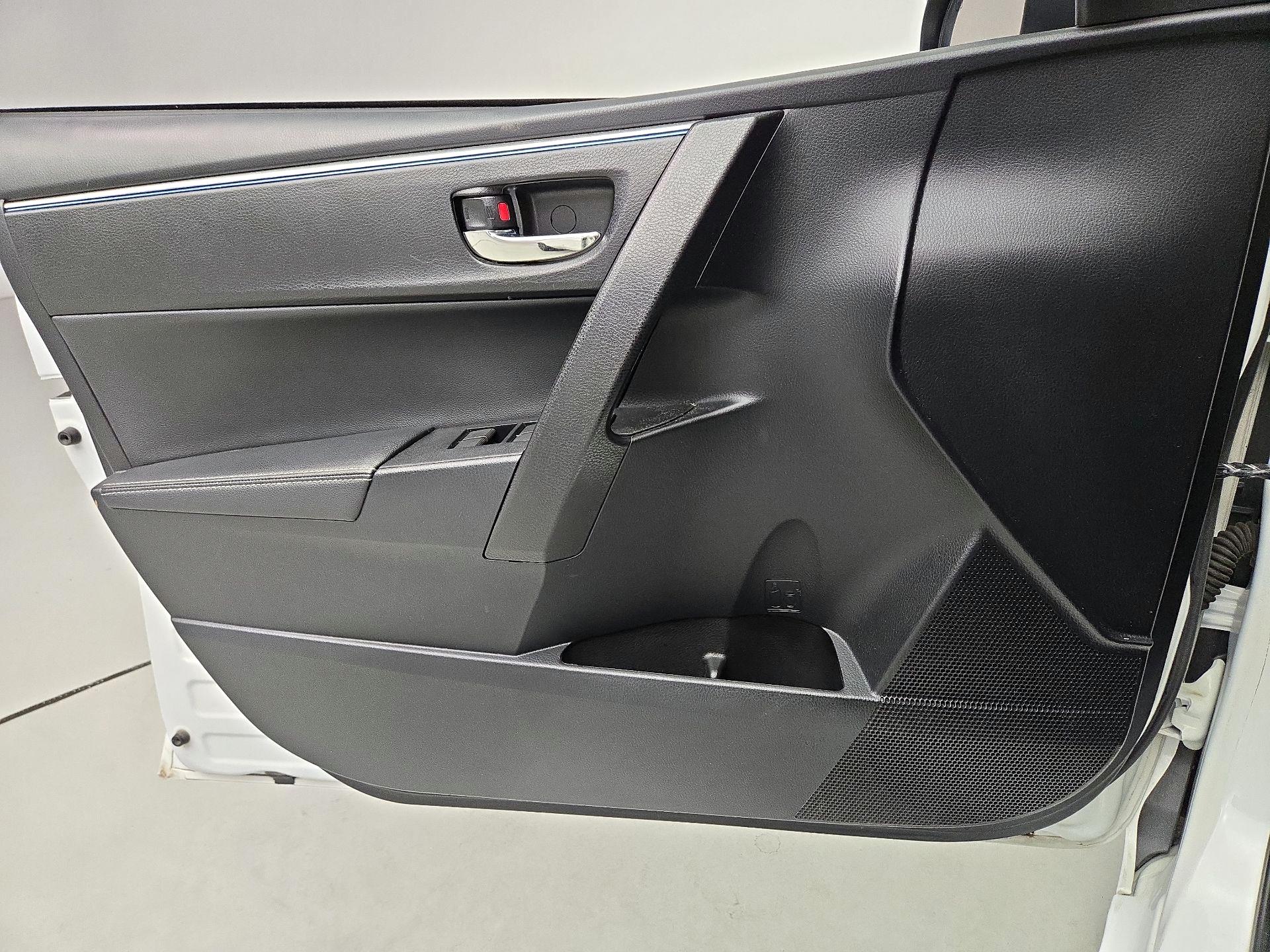 Thumbnail: 2016 Toyota Corolla - 12