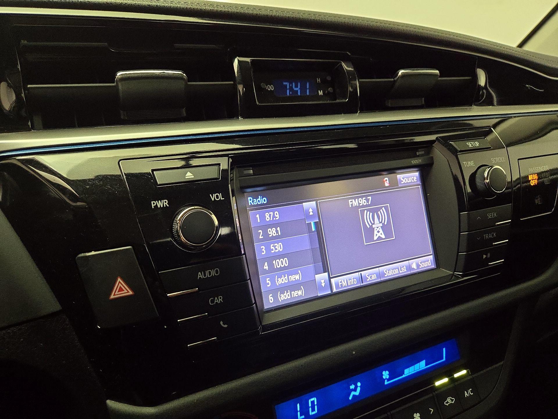 Thumbnail: 2016 Toyota Corolla - 15