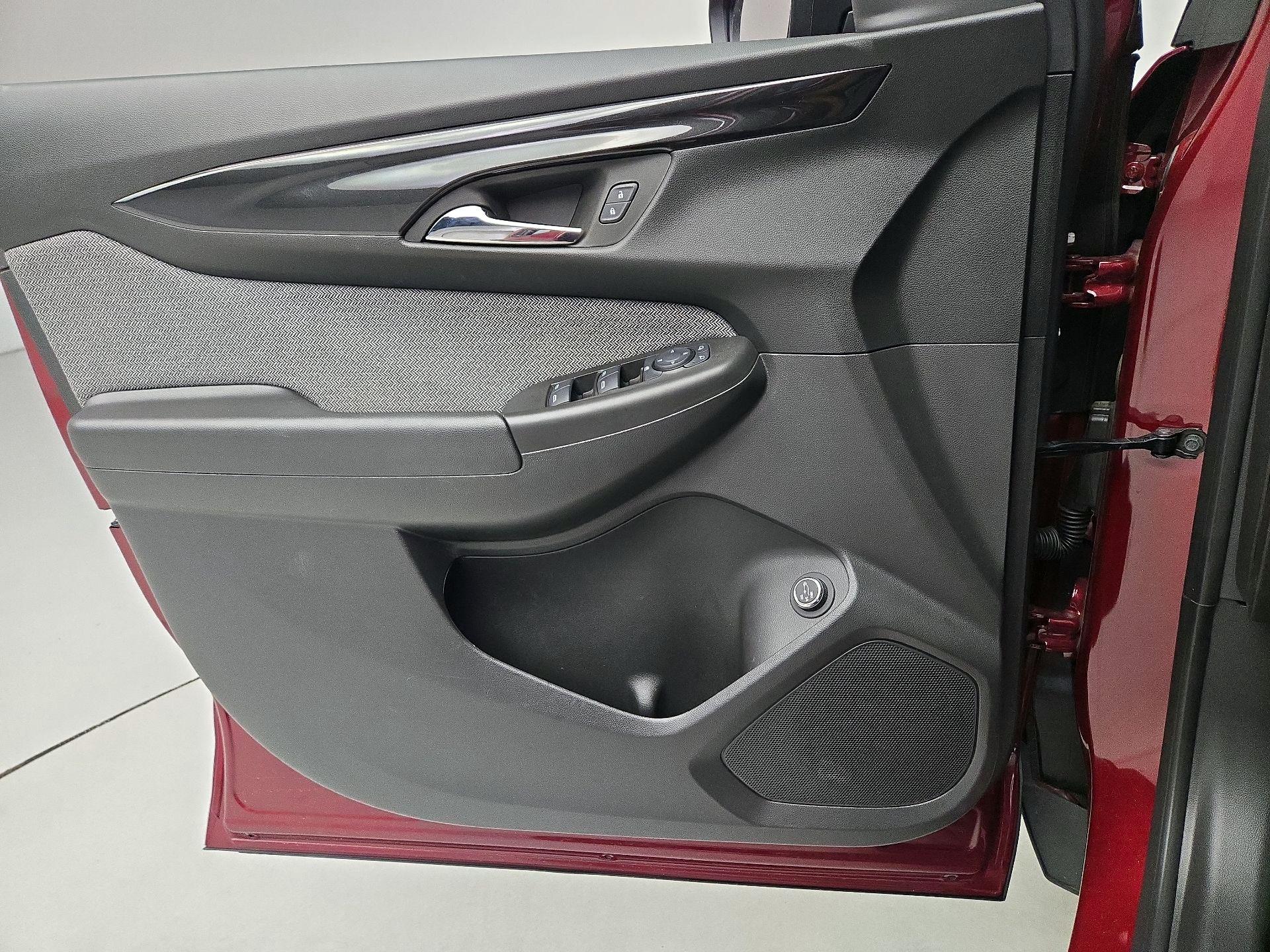 Thumbnail: 2025 Chevrolet TrailBlazer - 12