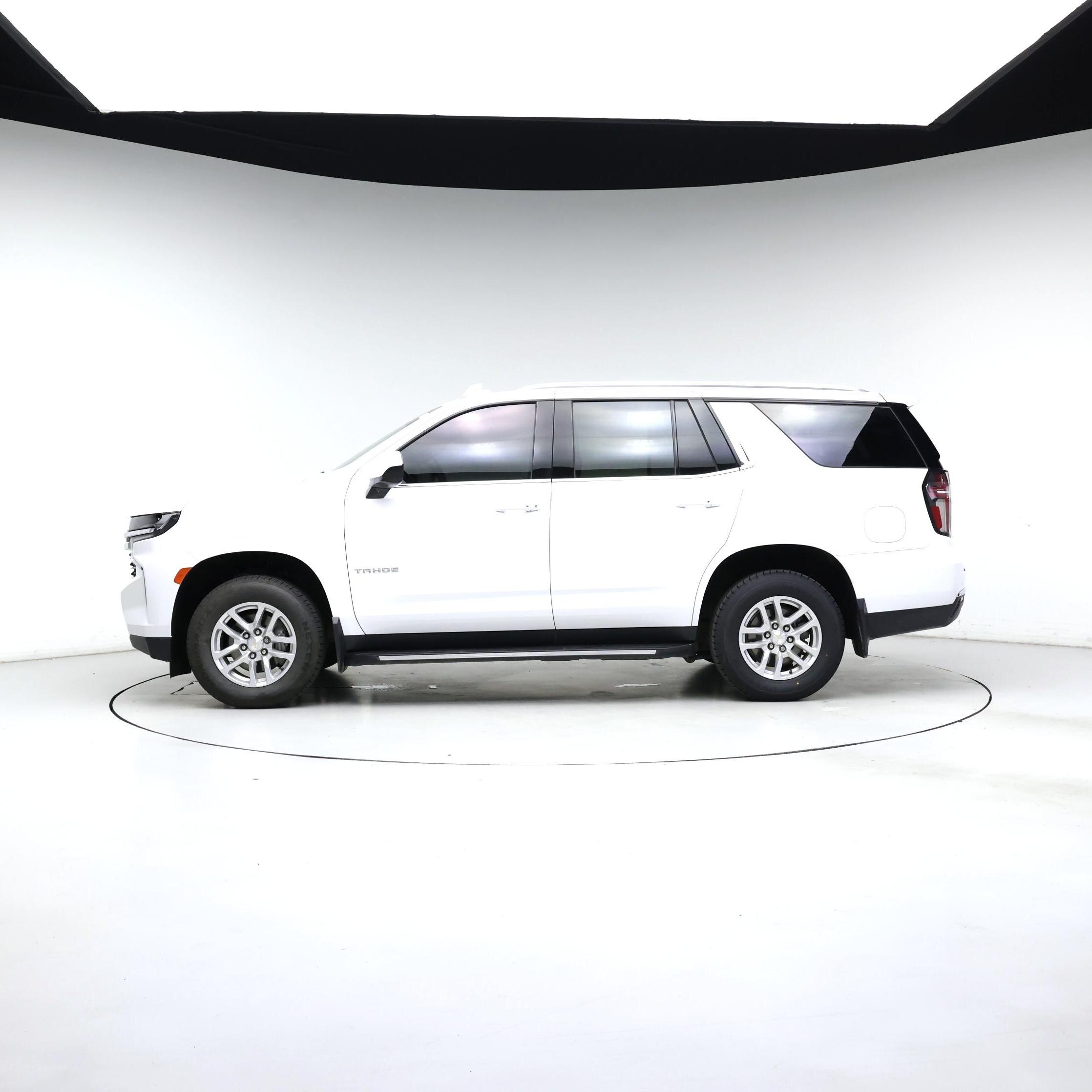 Thumbnail: 2021 Chevrolet Tahoe - 3