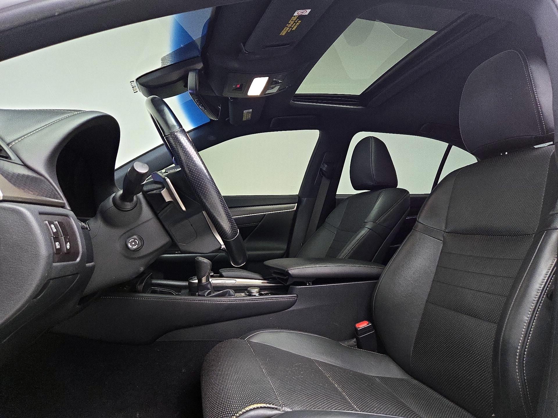 Thumbnail: 2017 Lexus GS - 20