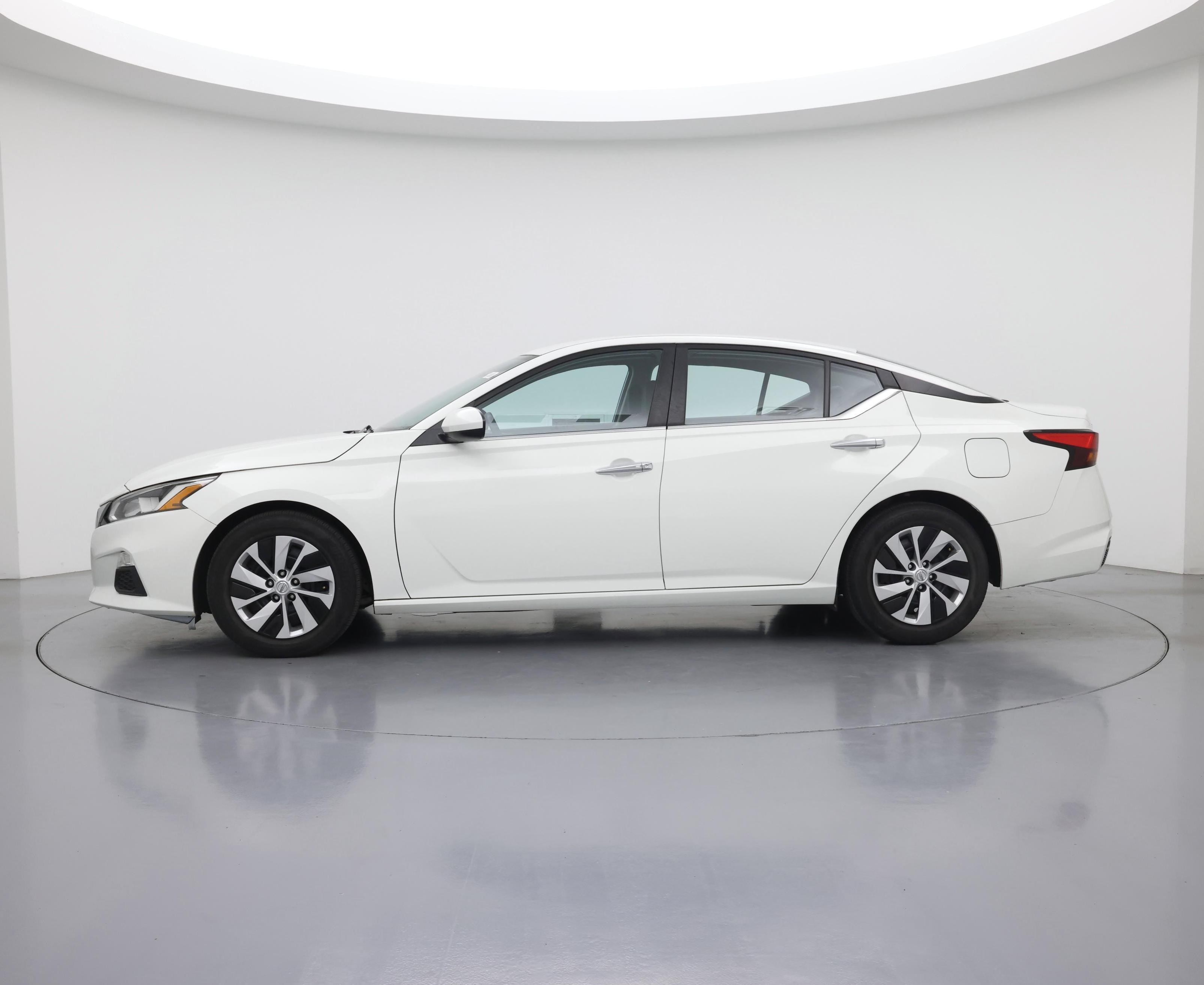 Thumbnail: 2021 Nissan Altima - 3