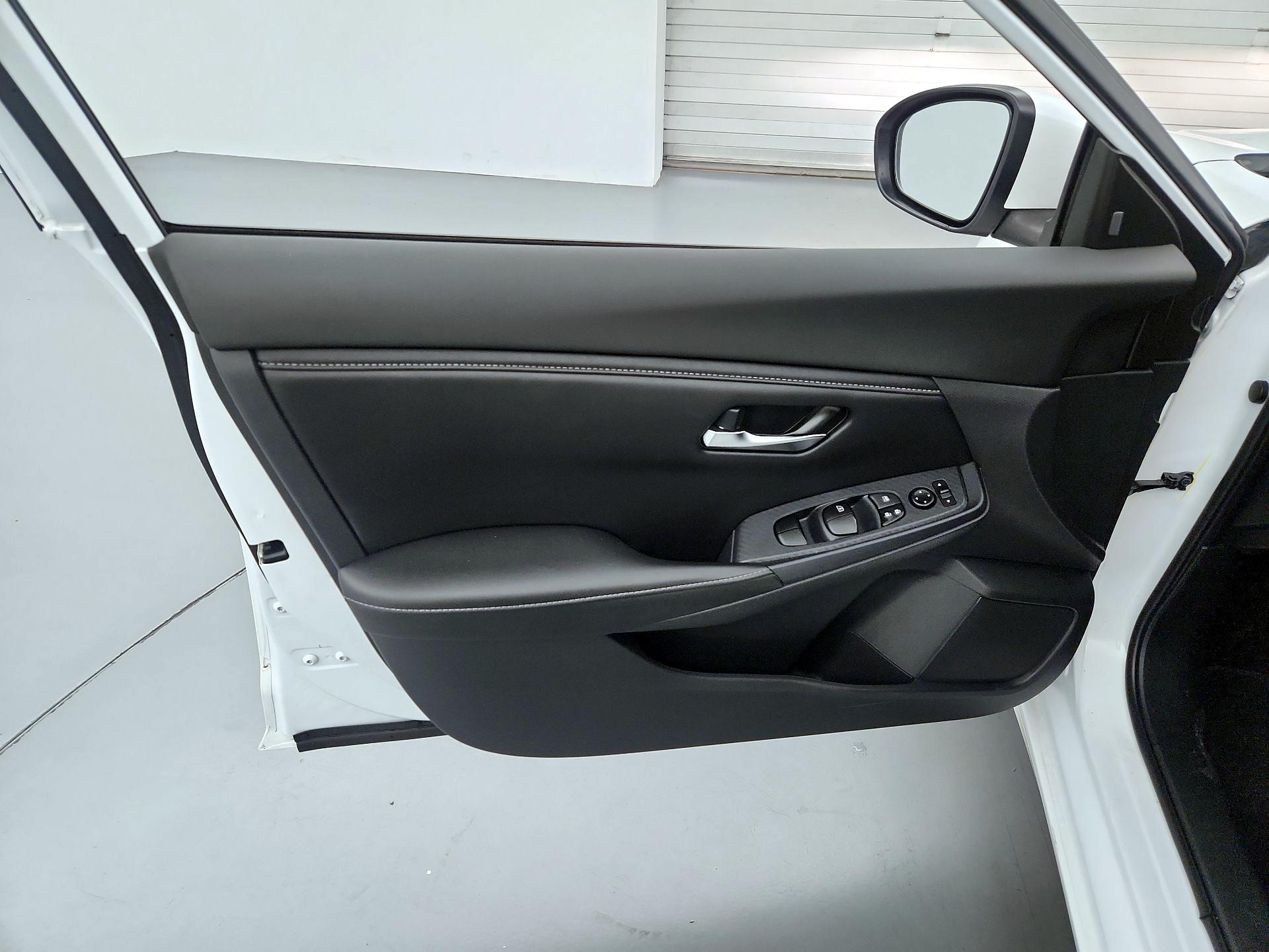 Thumbnail: 2023 Nissan Sentra - 12