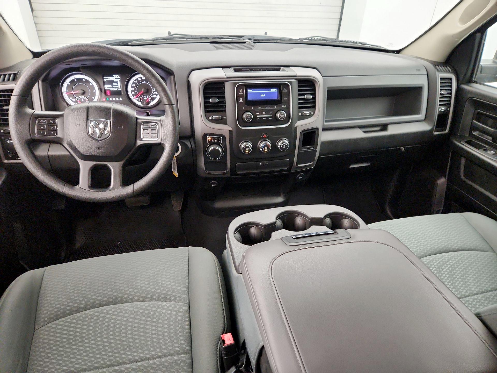 Thumbnail: 2020 RAM 1500 Classic - 9