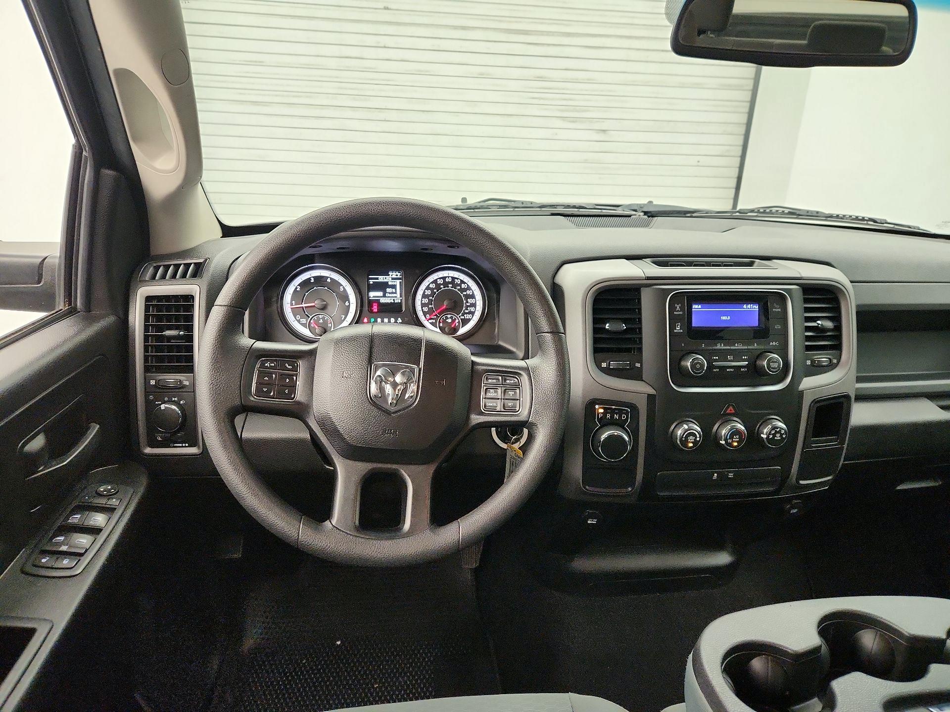 Thumbnail: 2020 RAM 1500 Classic - 10