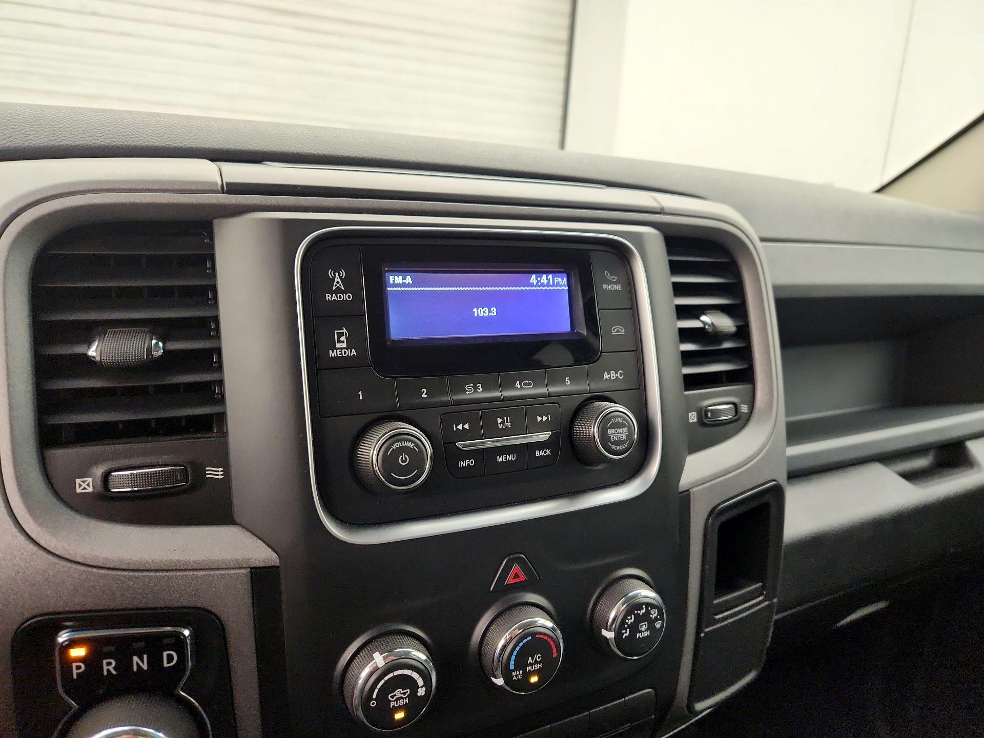 Thumbnail: 2020 RAM 1500 Classic - 15