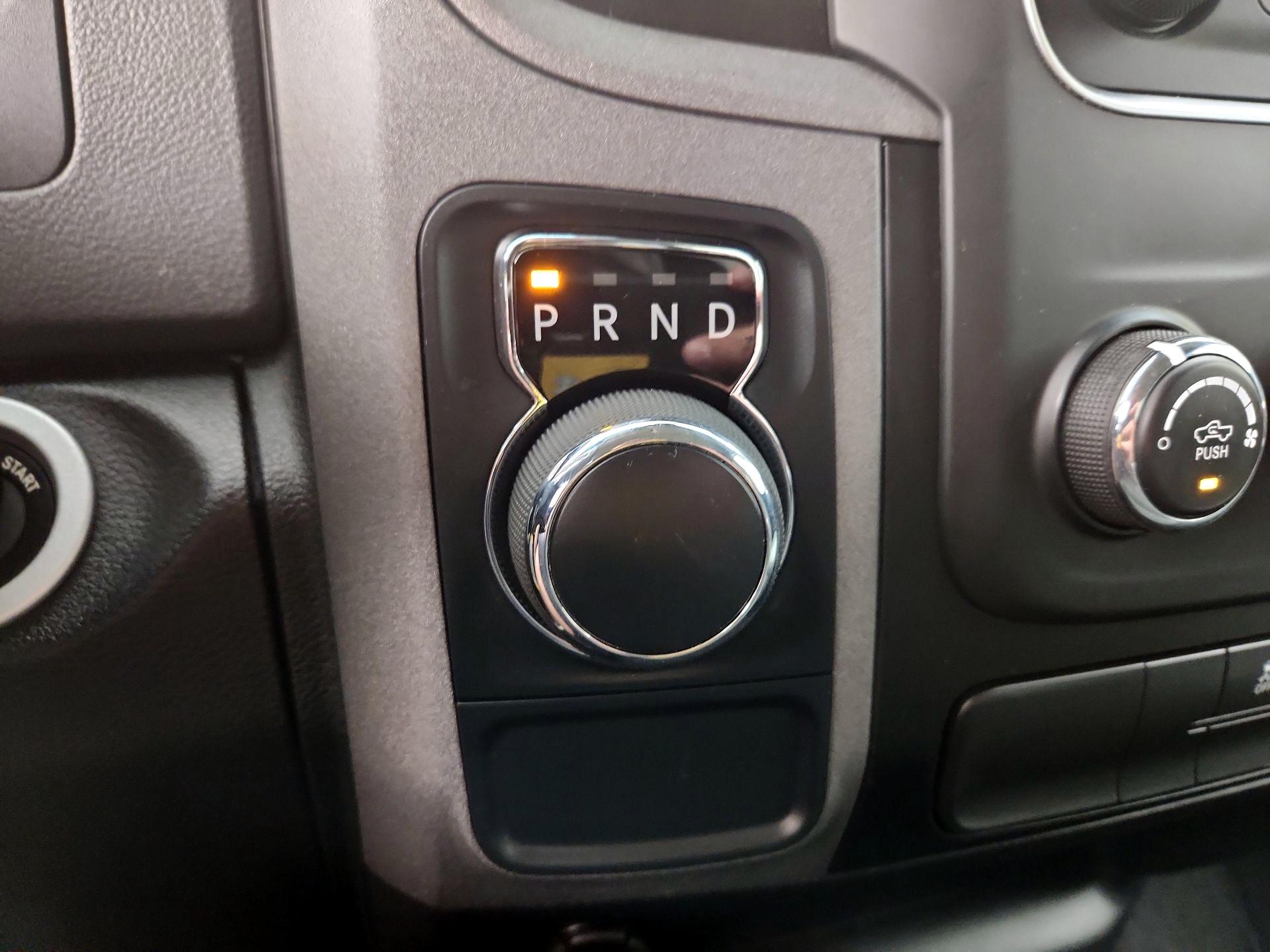 Thumbnail: 2020 RAM 1500 Classic - 17