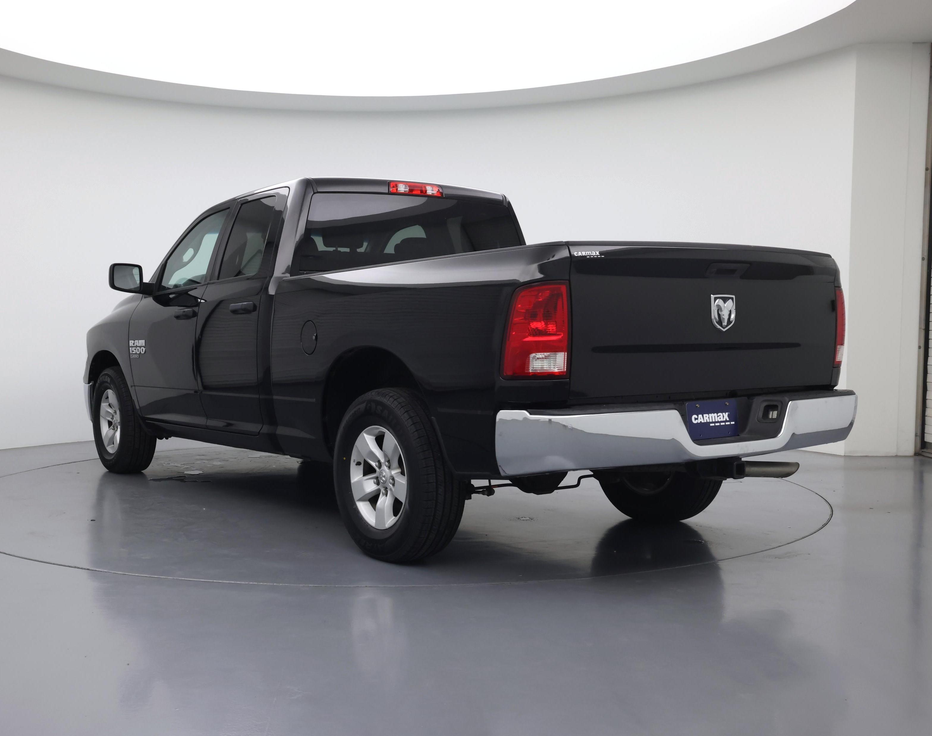 Thumbnail: 2020 RAM 1500 Classic - 2