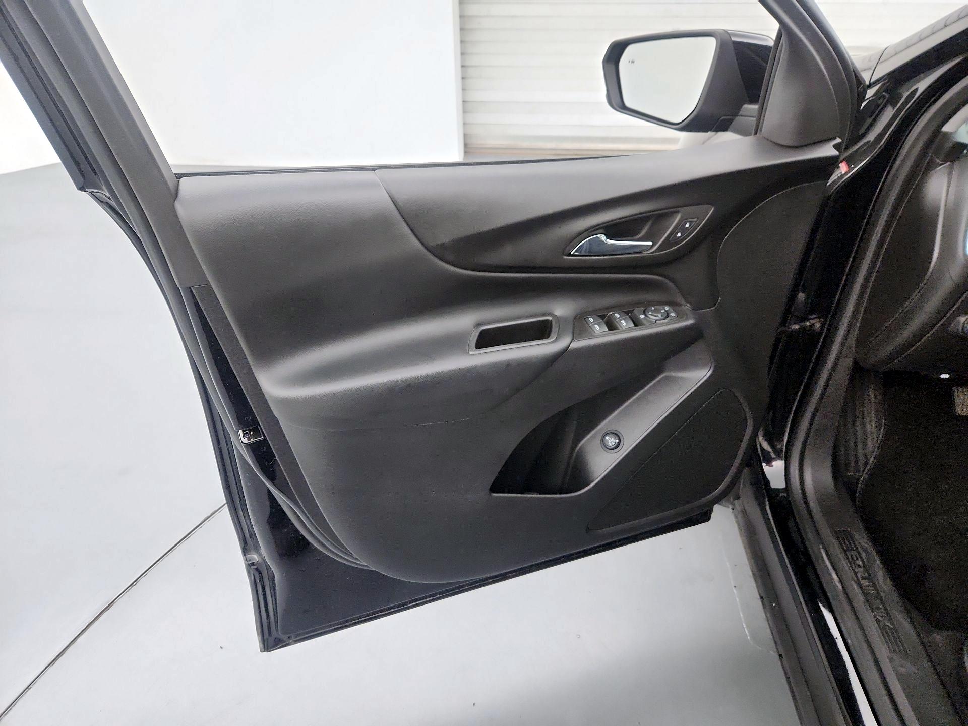 Thumbnail: 2022 Chevrolet Equinox - 12
