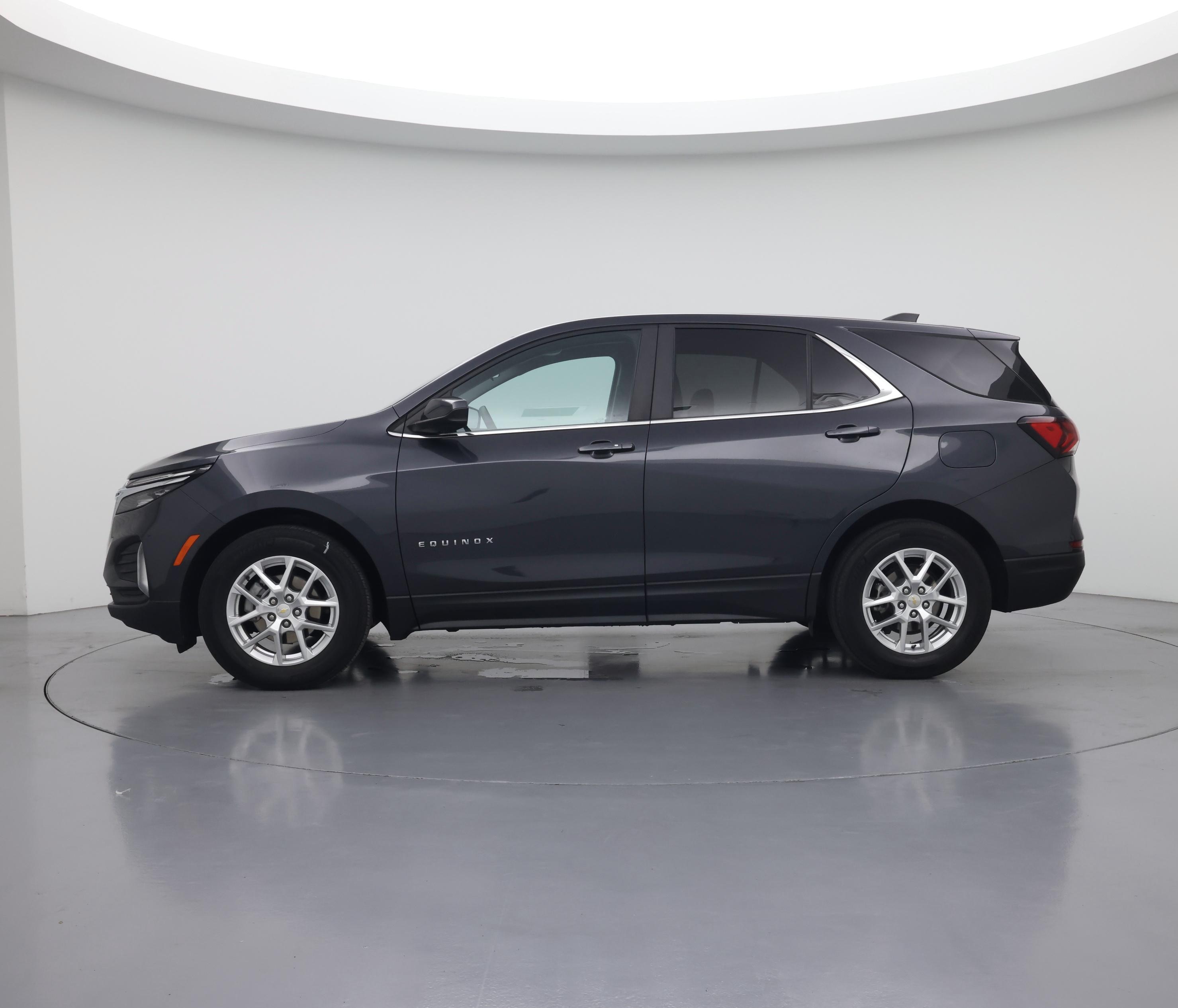 Thumbnail: 2022 Chevrolet Equinox - 3