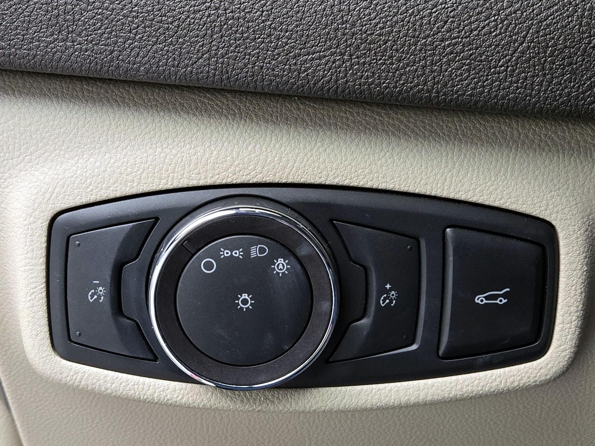 Thumbnail: 2019 Lincoln MKC - 13