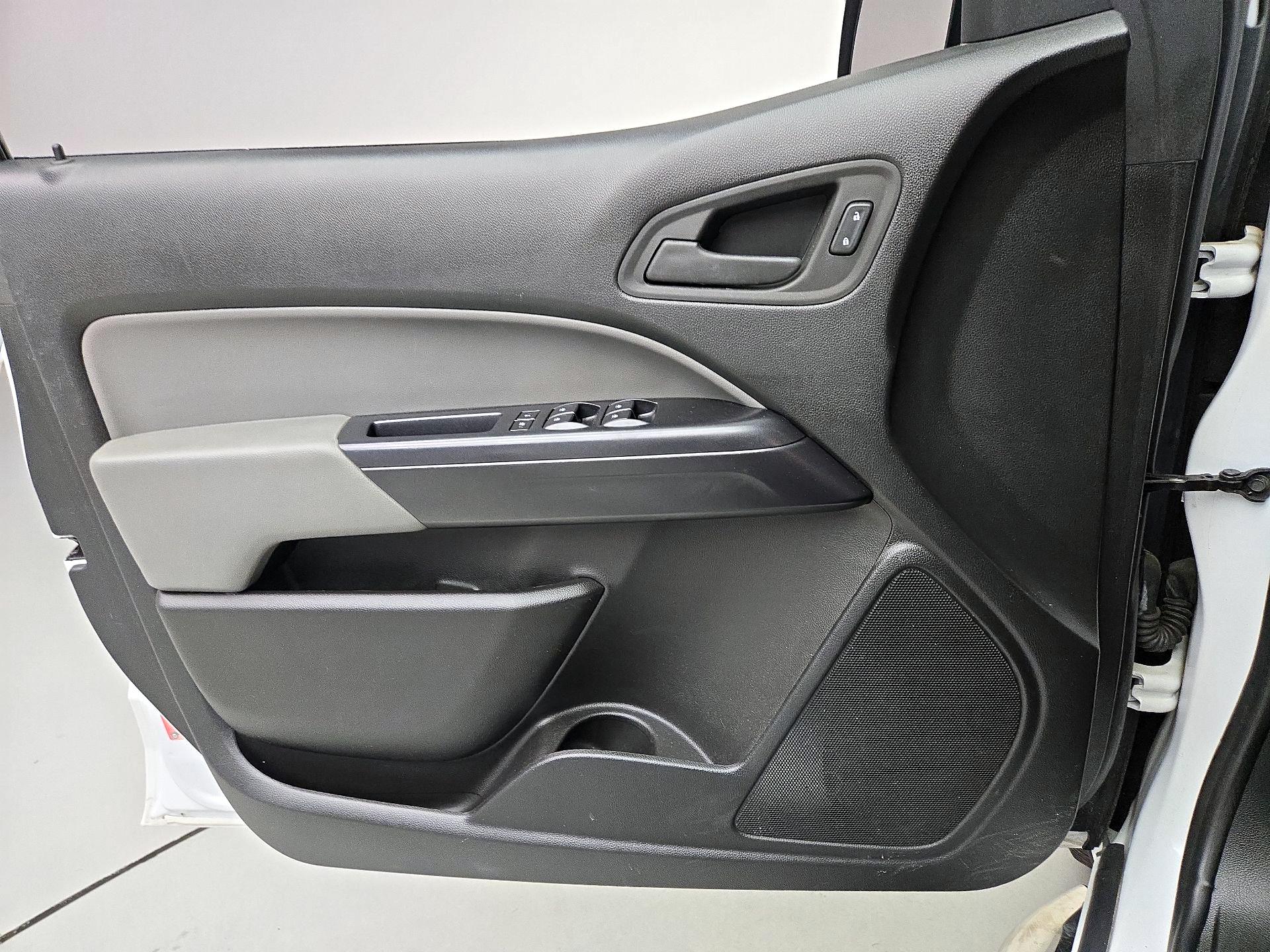 Thumbnail: 2022 Chevrolet Colorado - 12