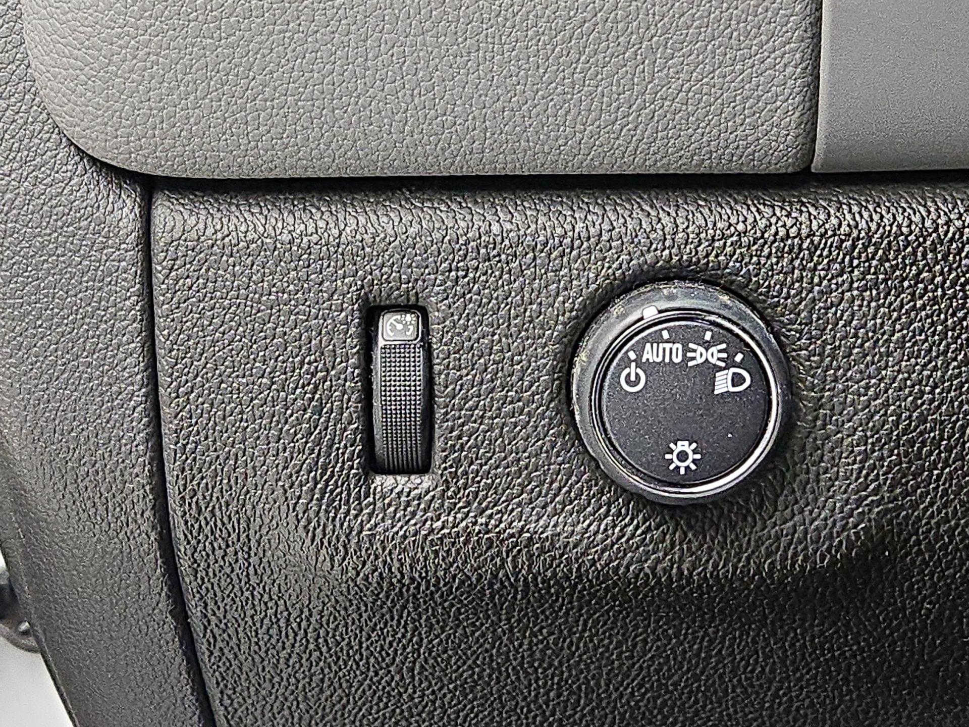 Thumbnail: 2022 Chevrolet Colorado - 13