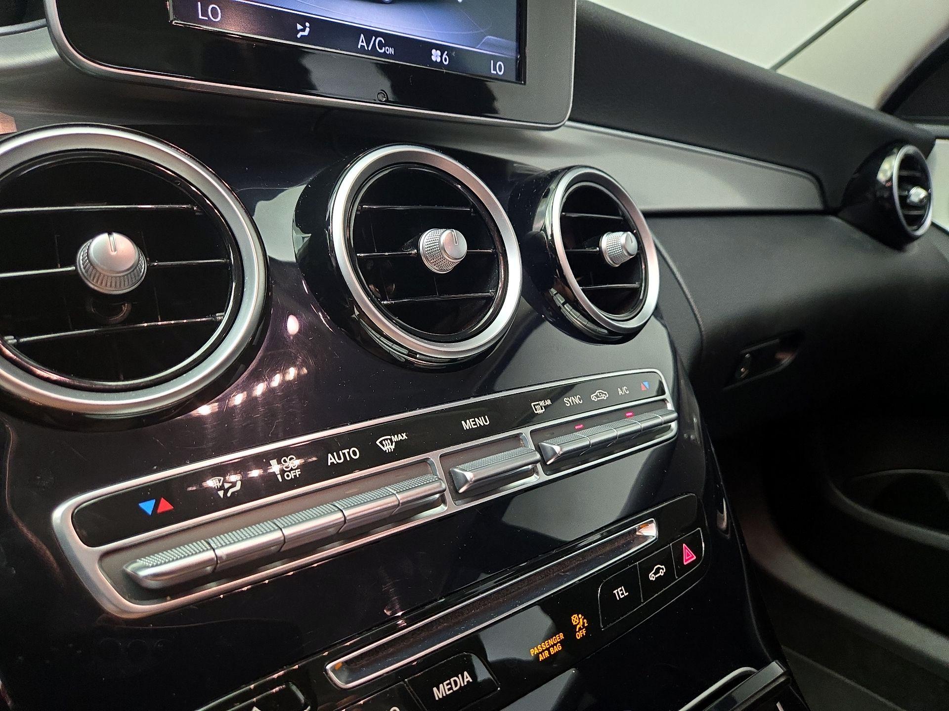 Thumbnail: 2015 Mercedes-Benz C-Class - 16