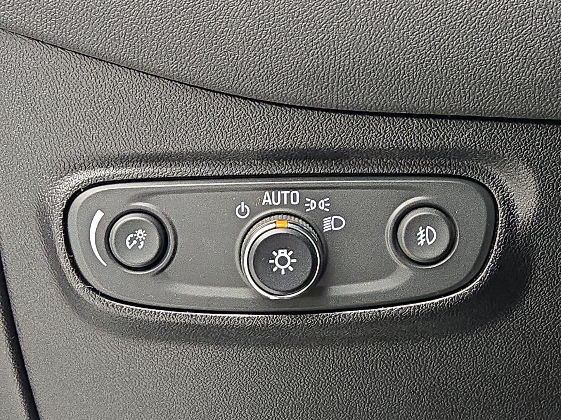 Thumbnail: 2018 Chevrolet Equinox - 13