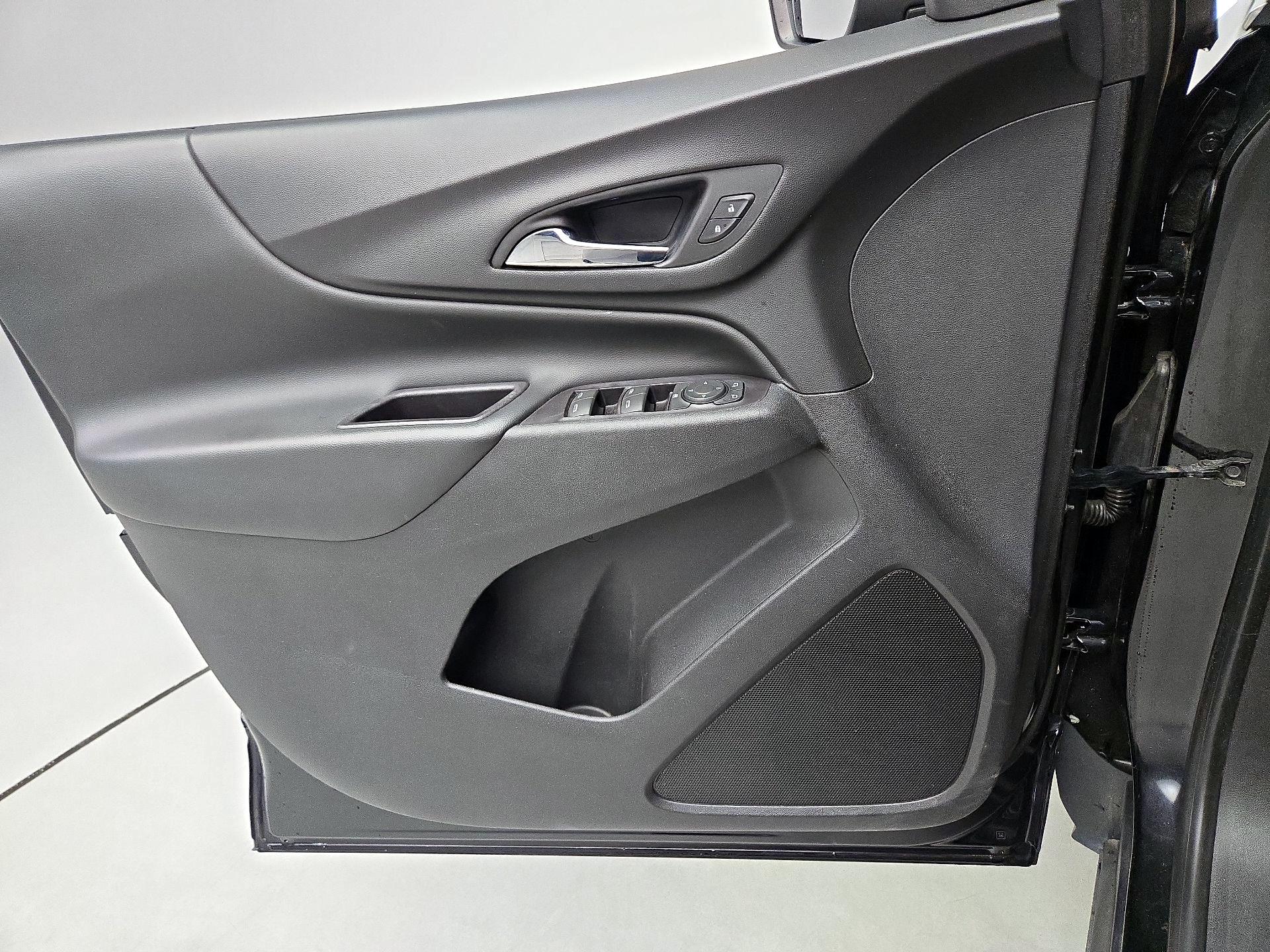 Thumbnail: 2018 Chevrolet Equinox - 12