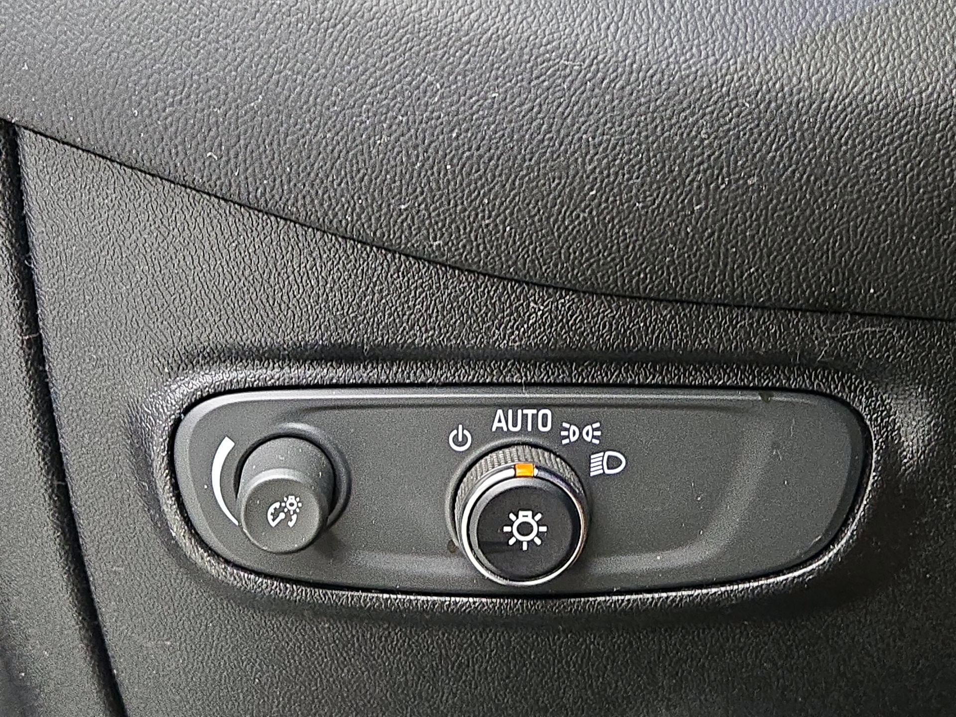 Thumbnail: 2018 Chevrolet Equinox - 13