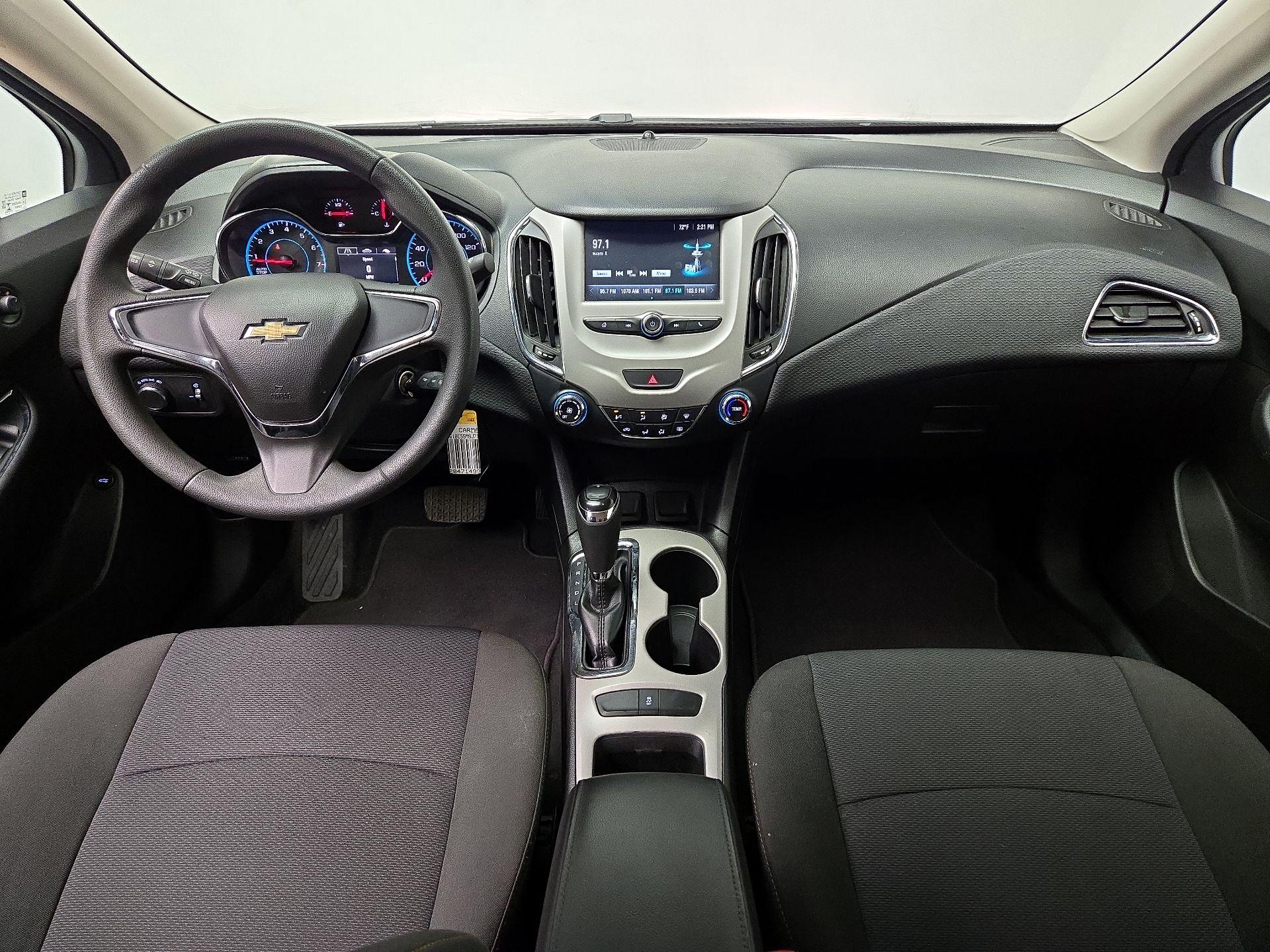 Thumbnail: 2018 Chevrolet Cruze - 9