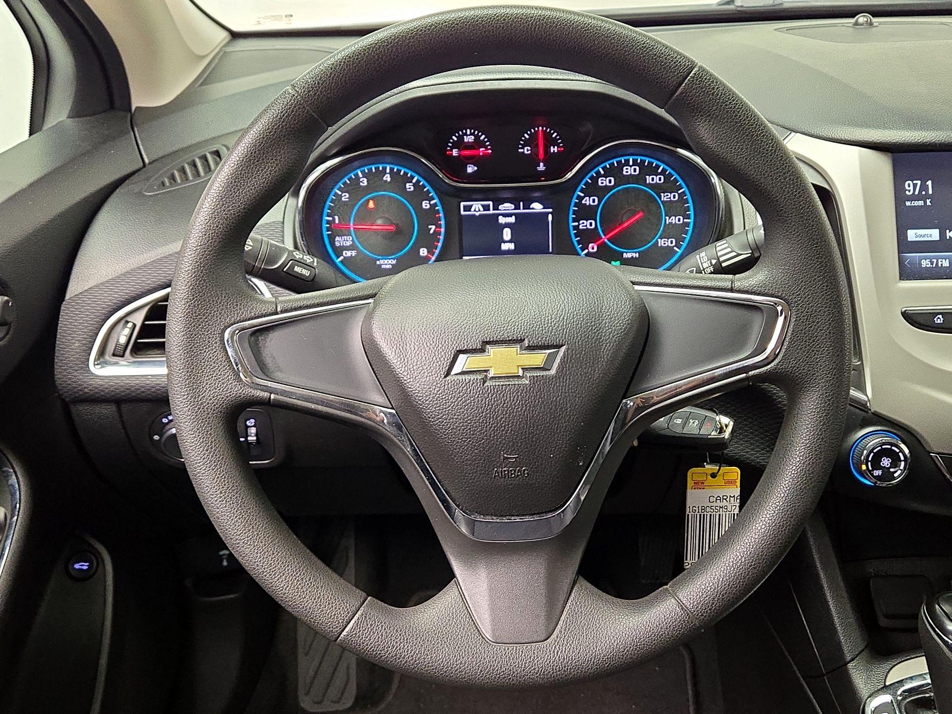 Thumbnail: 2018 Chevrolet Cruze - 10