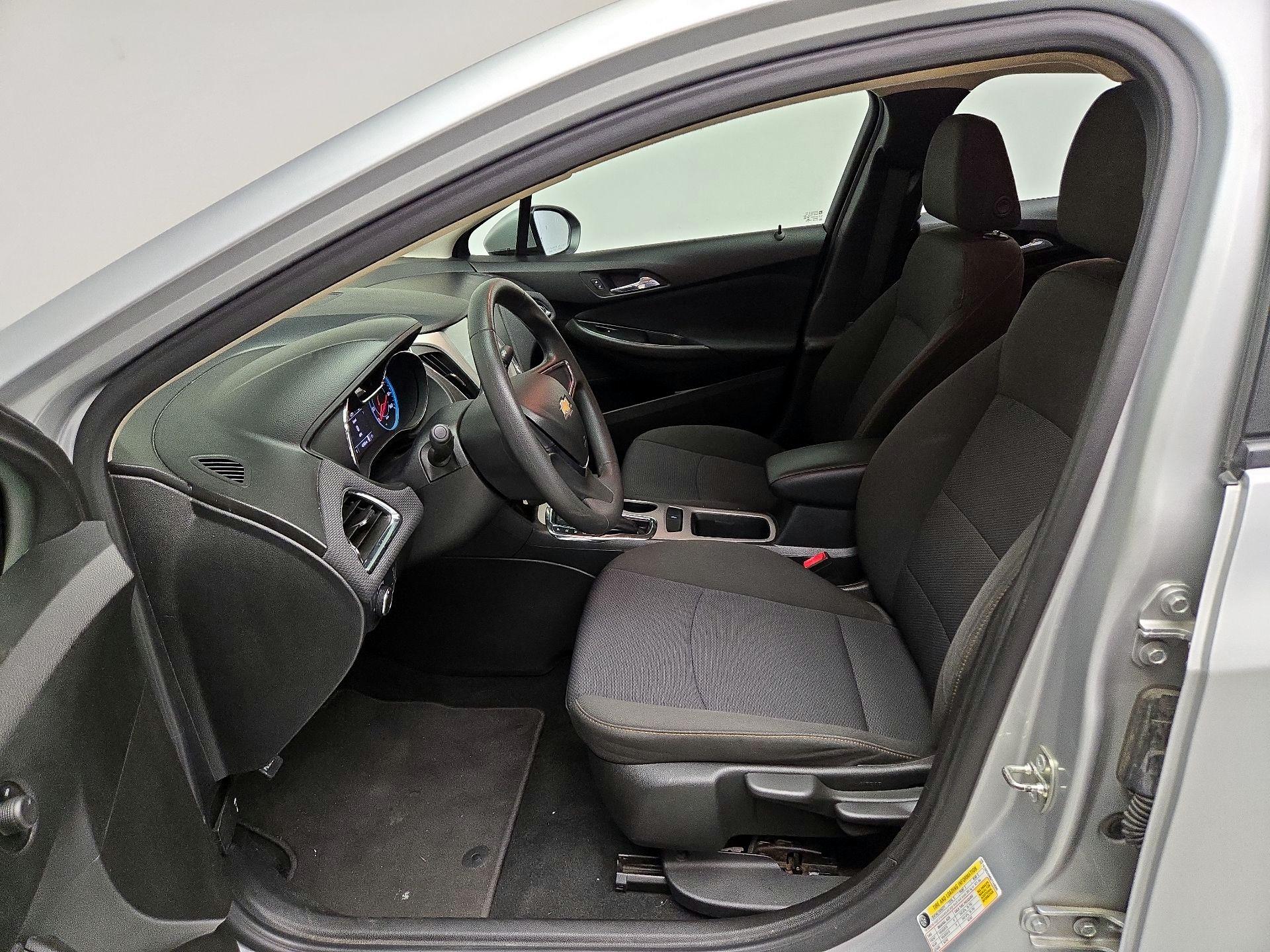 Thumbnail: 2018 Chevrolet Cruze - 11