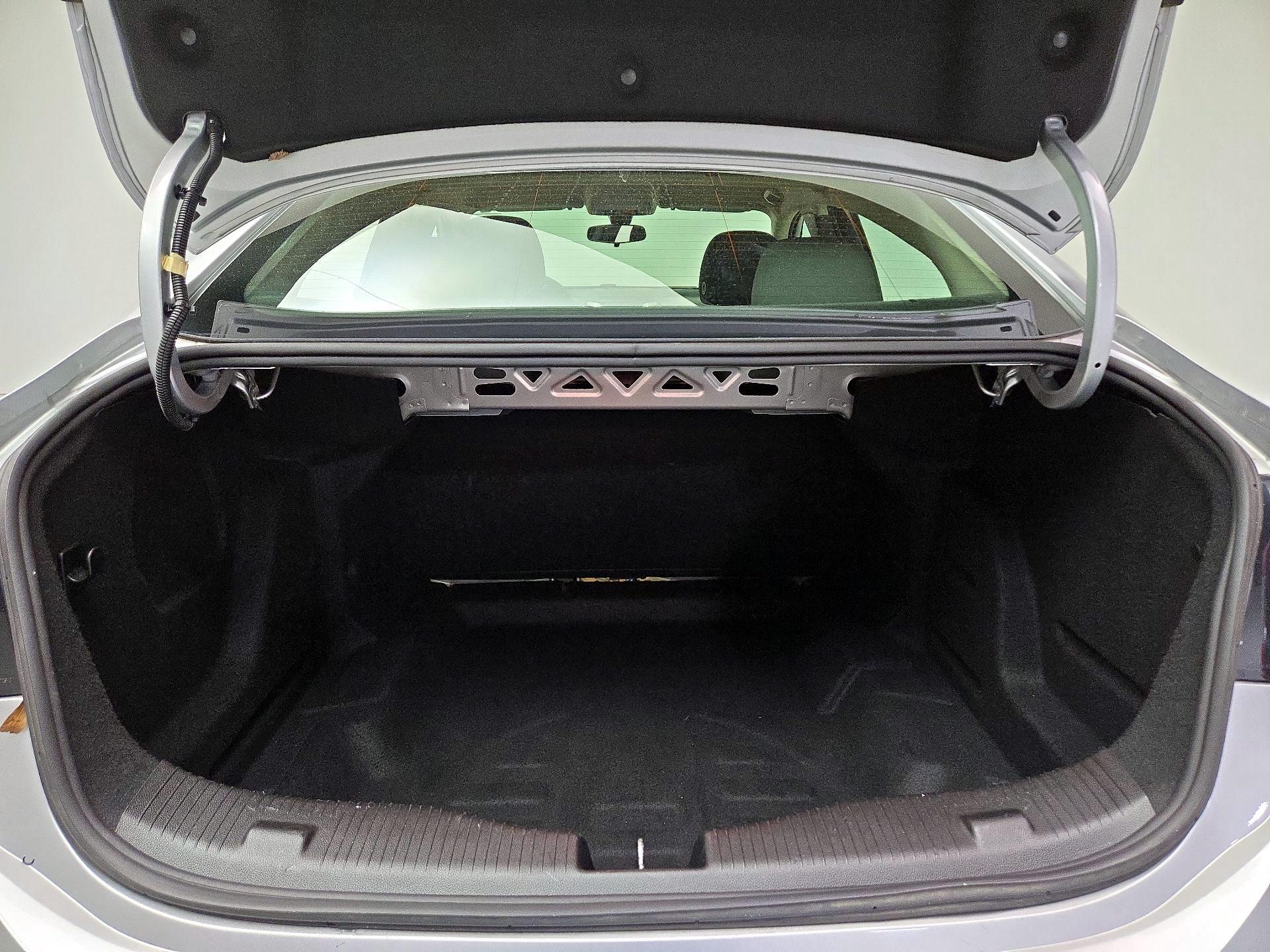 Thumbnail: 2018 Chevrolet Cruze - 20