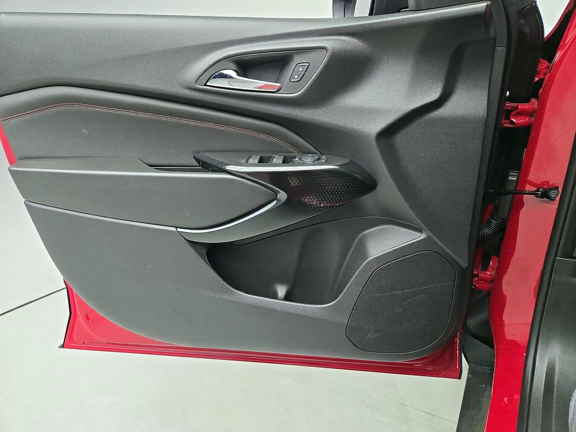 Thumbnail: 2026 Chevrolet Trax - 12