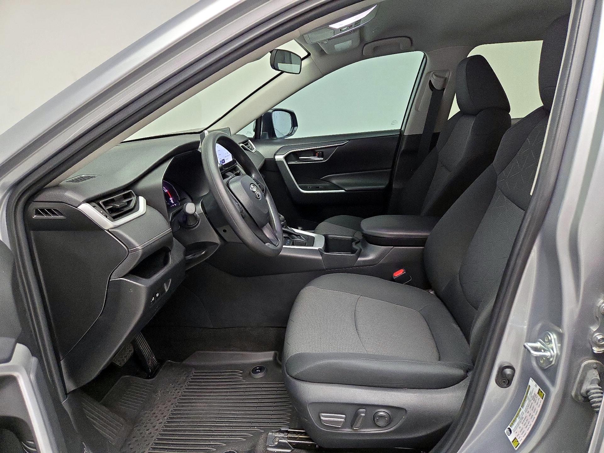 Thumbnail: 2023 Toyota RAV4 - 11