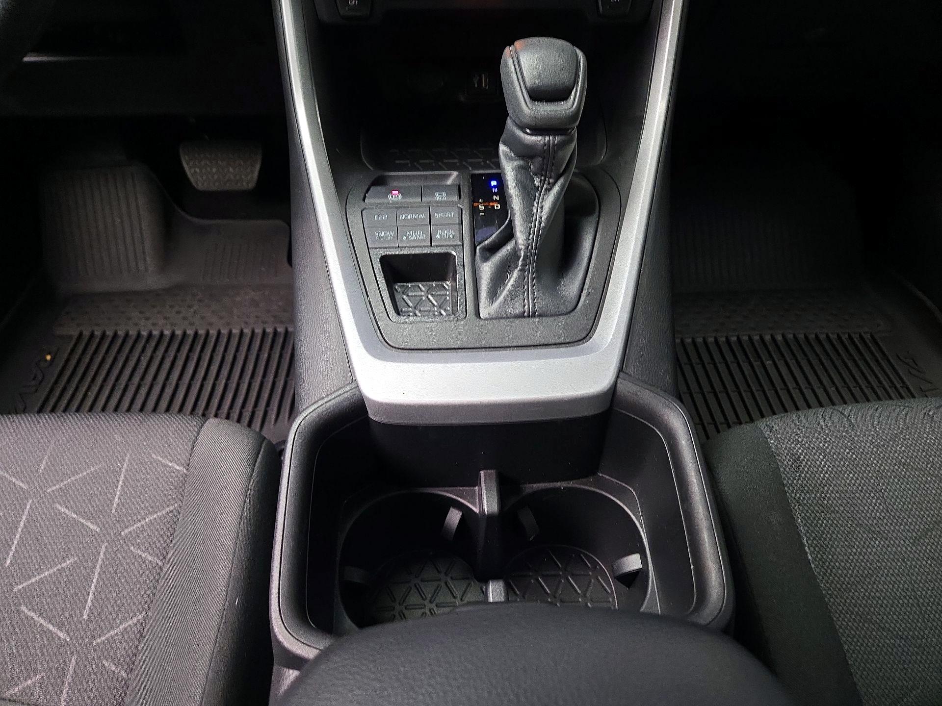 Thumbnail: 2023 Toyota RAV4 - 17