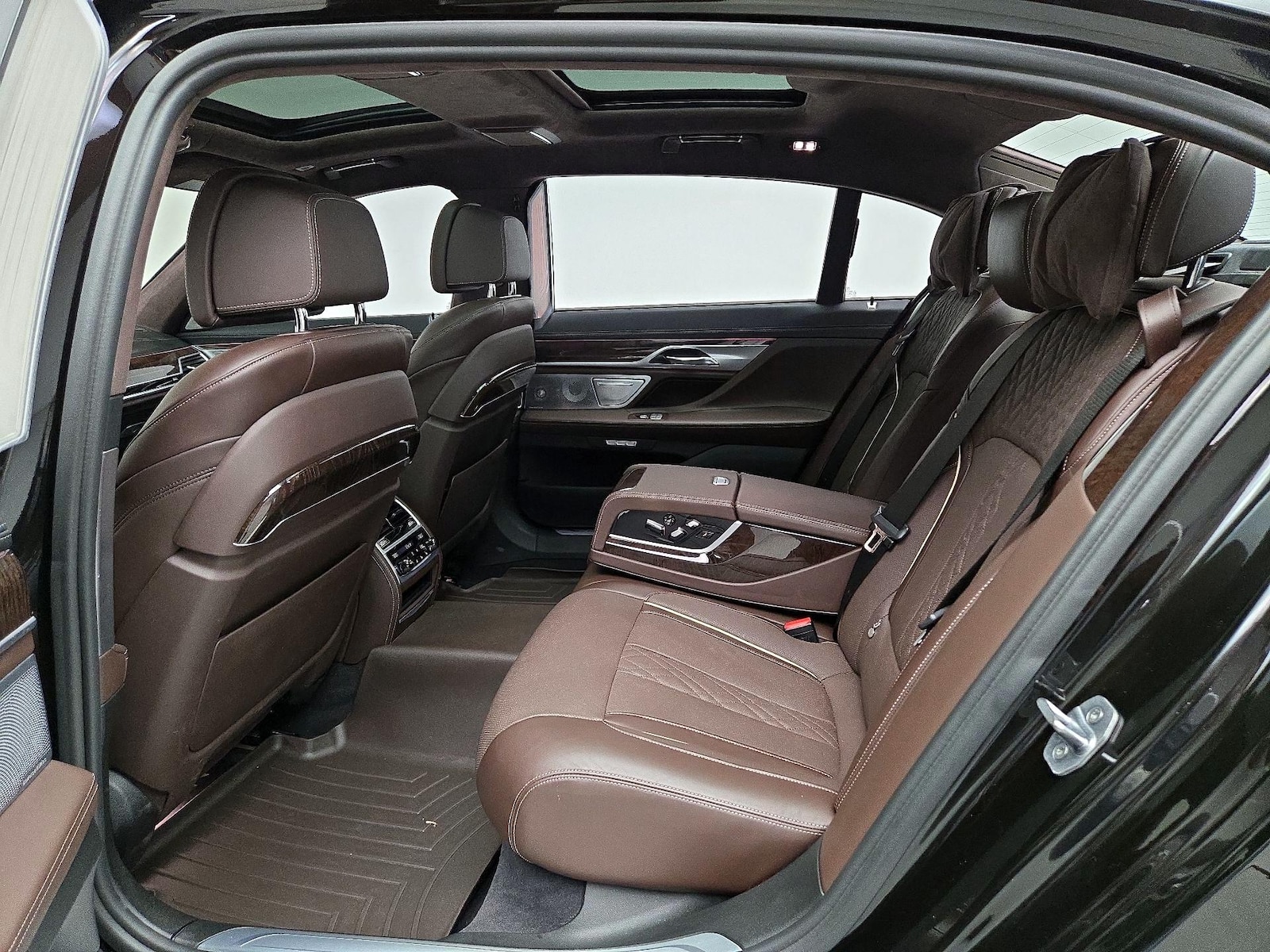 2018 BMW 7 Series M760i - Photo 22