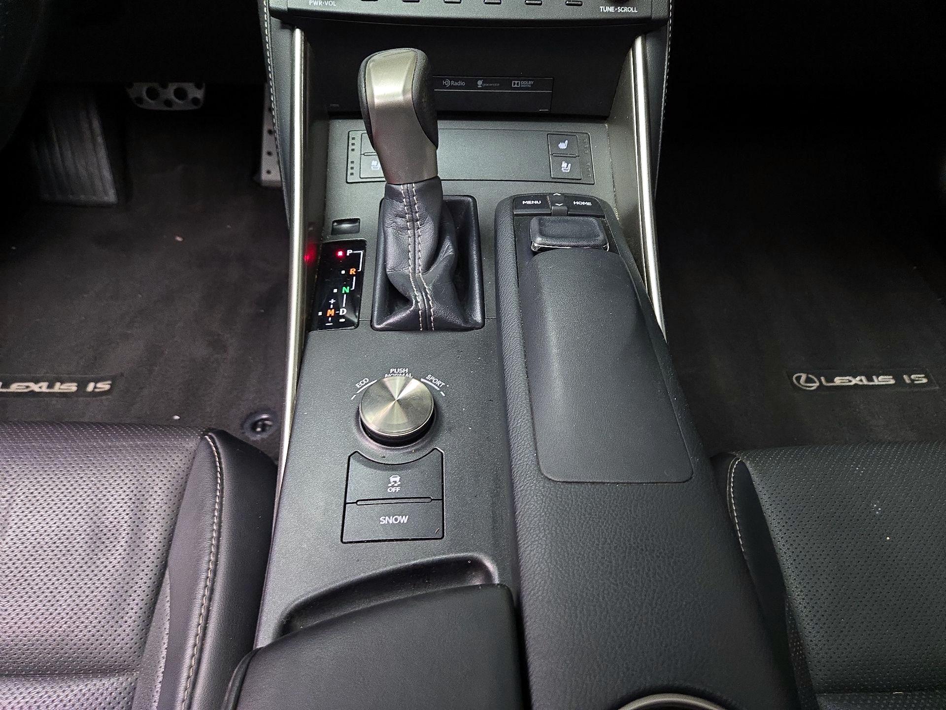 Thumbnail: 2015 Lexus IS - 18
