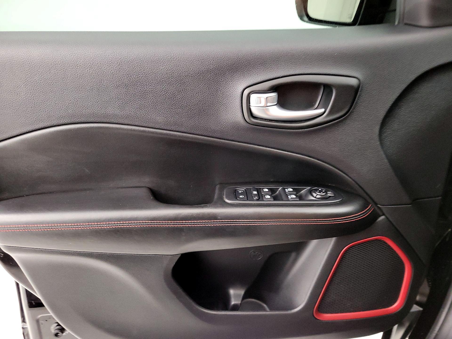 Thumbnail: 2021 Jeep Compass - 12