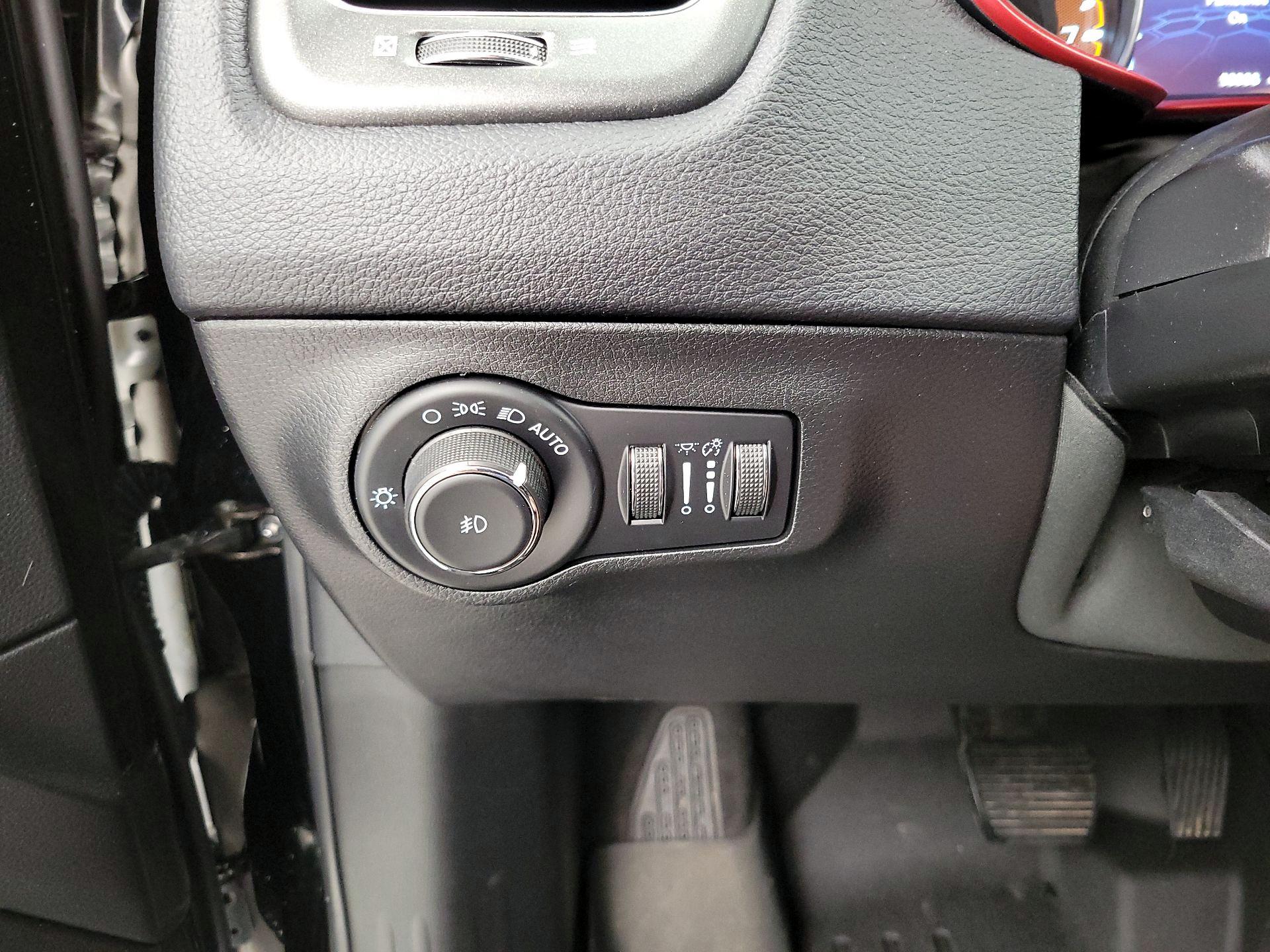 Thumbnail: 2021 Jeep Compass - 13