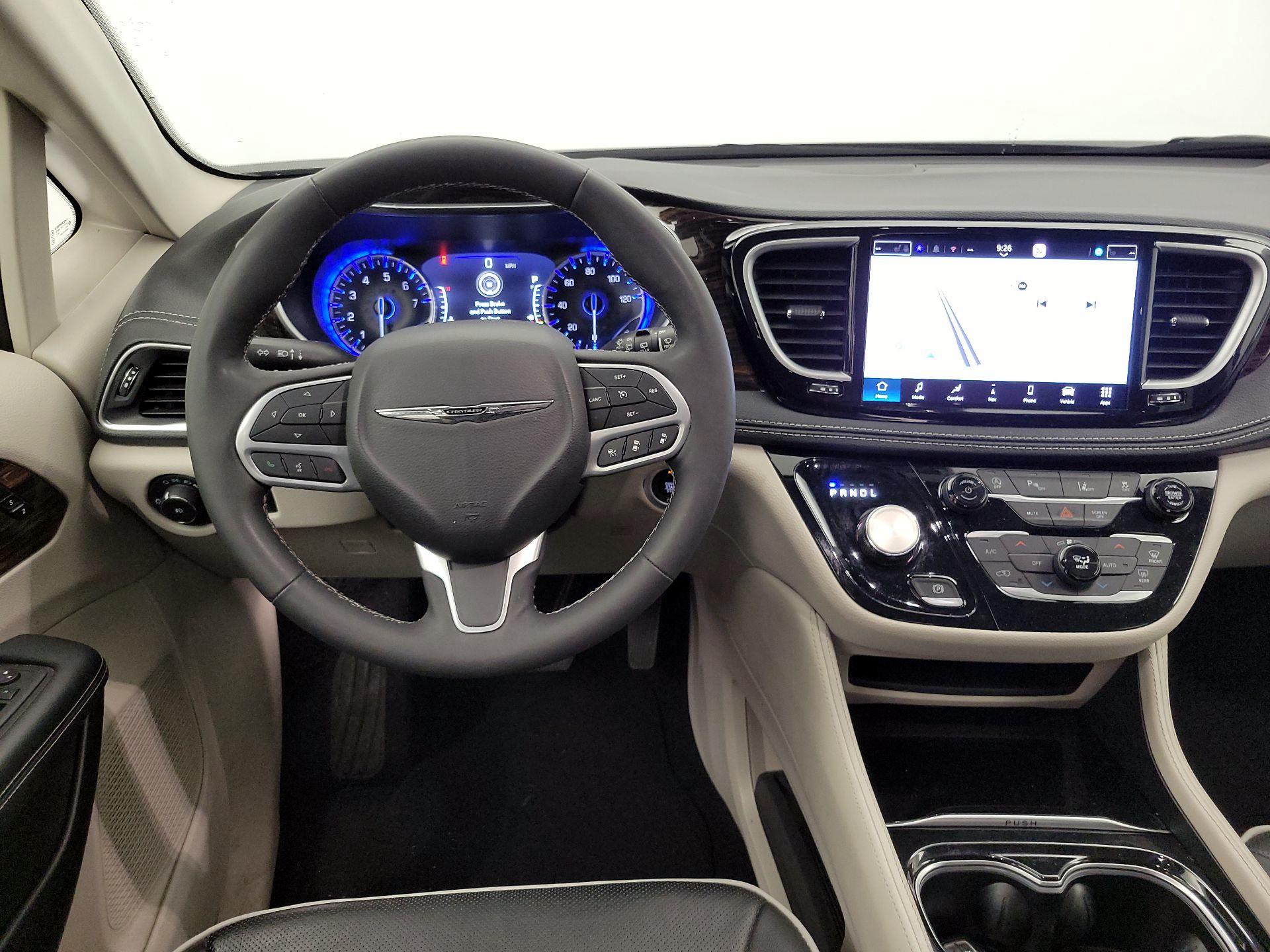 Thumbnail: 2023 Chrysler Pacifica - 9
