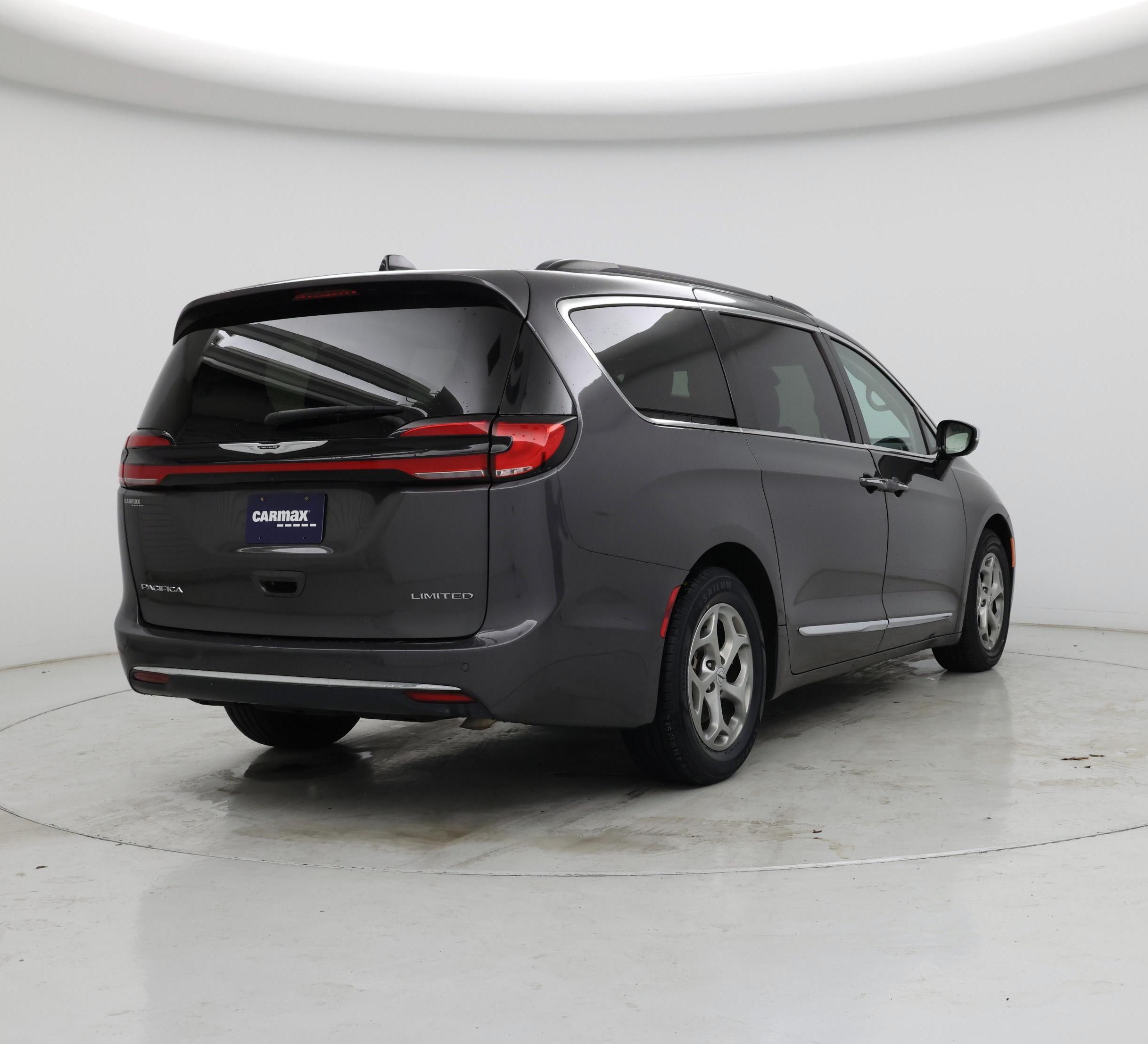 Thumbnail: 2023 Chrysler Pacifica - 8