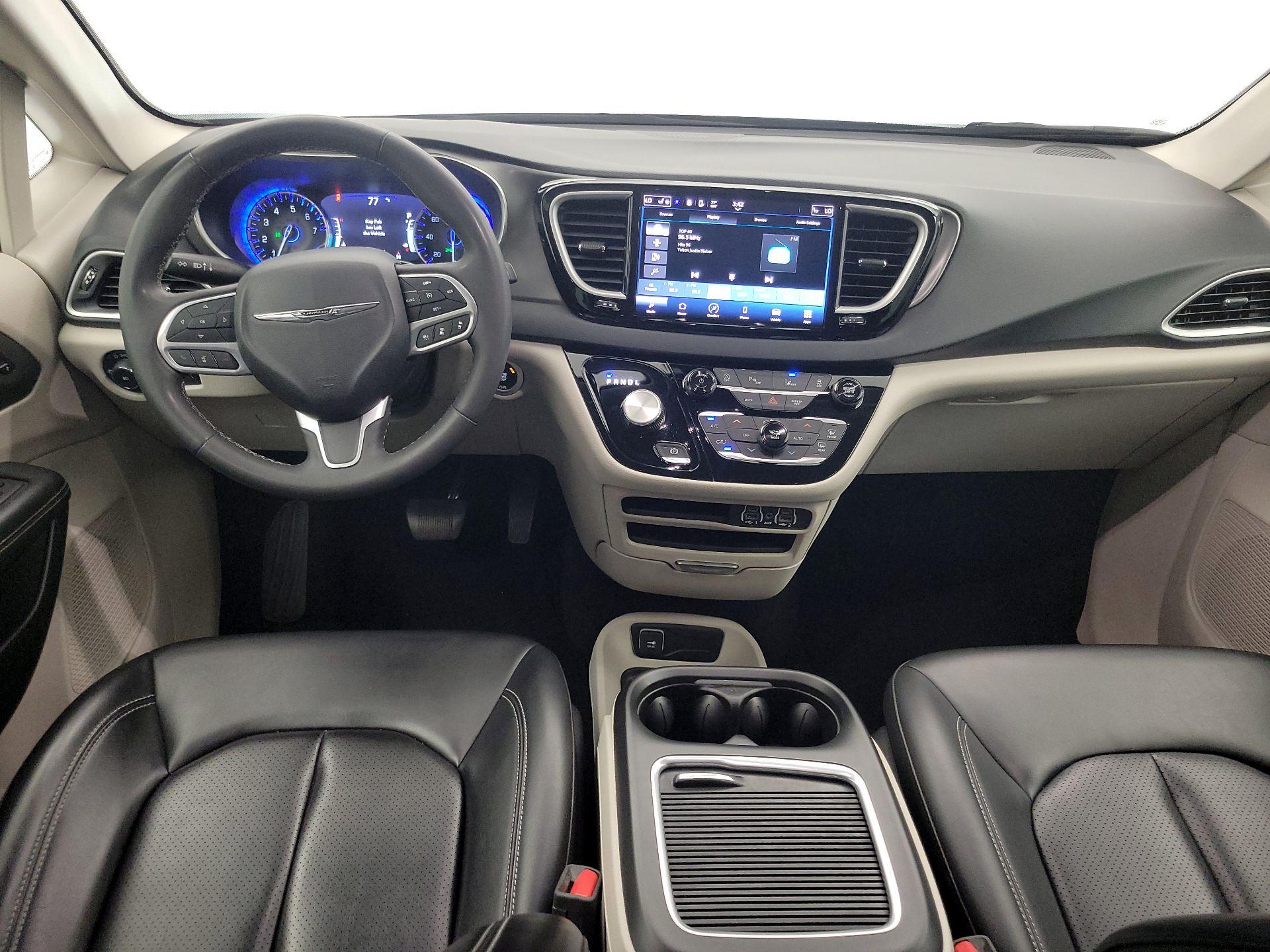 Thumbnail: 2023 Chrysler Pacifica - 9