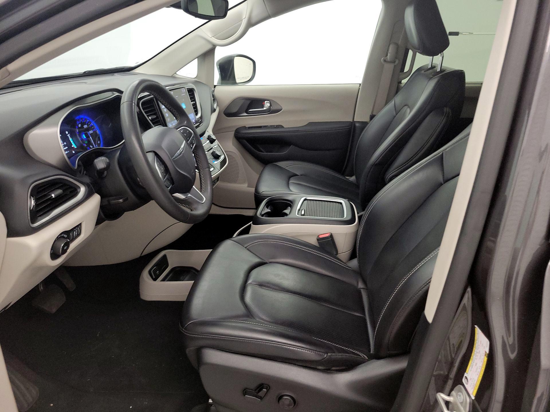 Thumbnail: 2023 Chrysler Pacifica - 11
