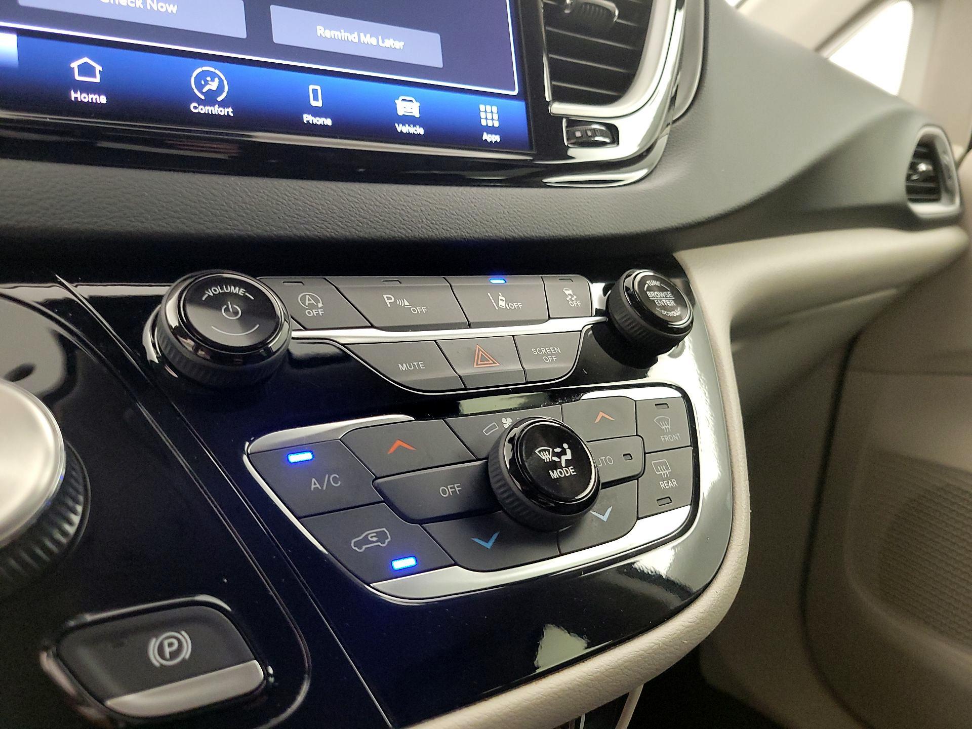 Thumbnail: 2023 Chrysler Pacifica - 15