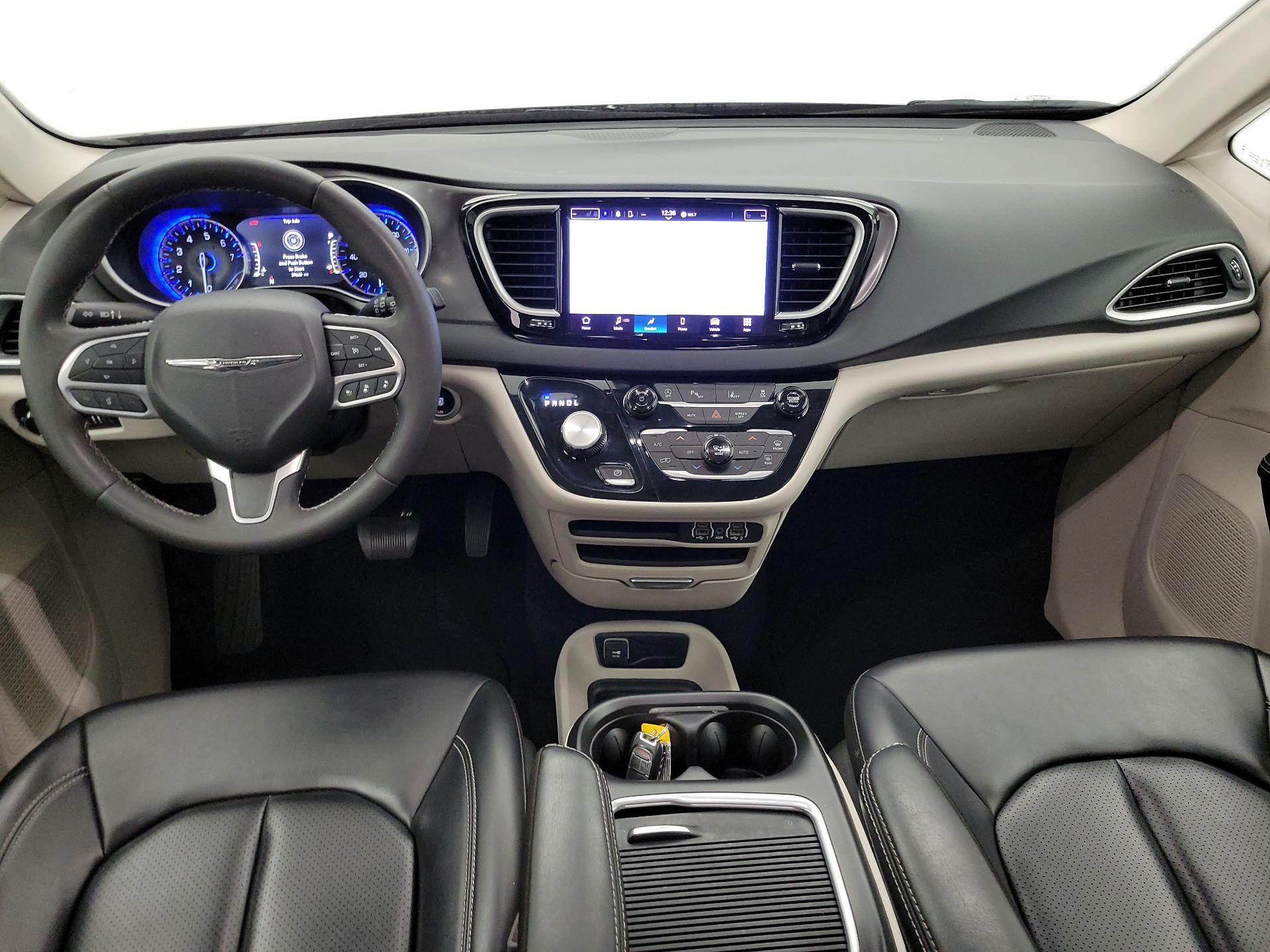 Thumbnail: 2023 Chrysler Pacifica - 9