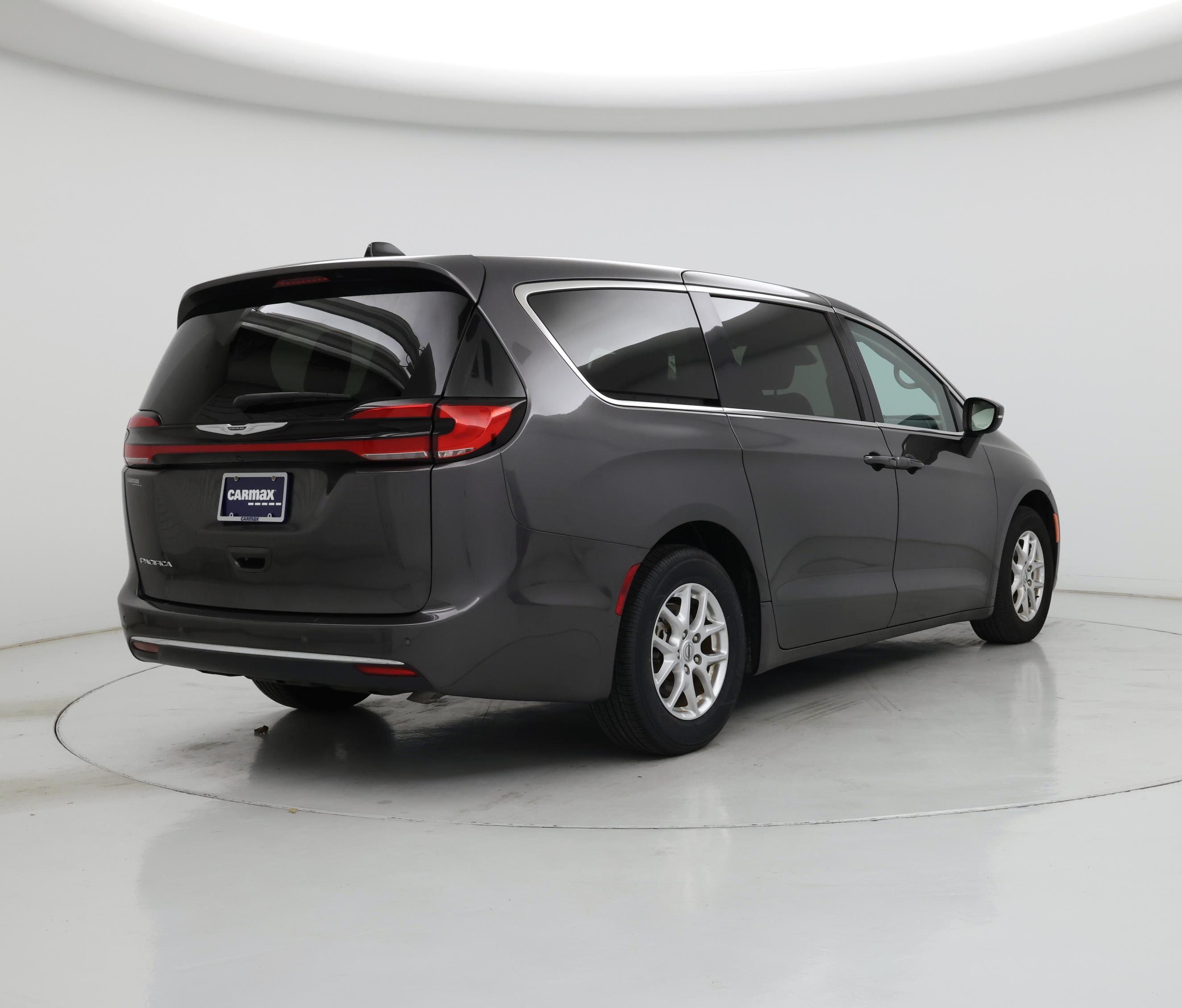 Thumbnail: 2023 Chrysler Pacifica - 8
