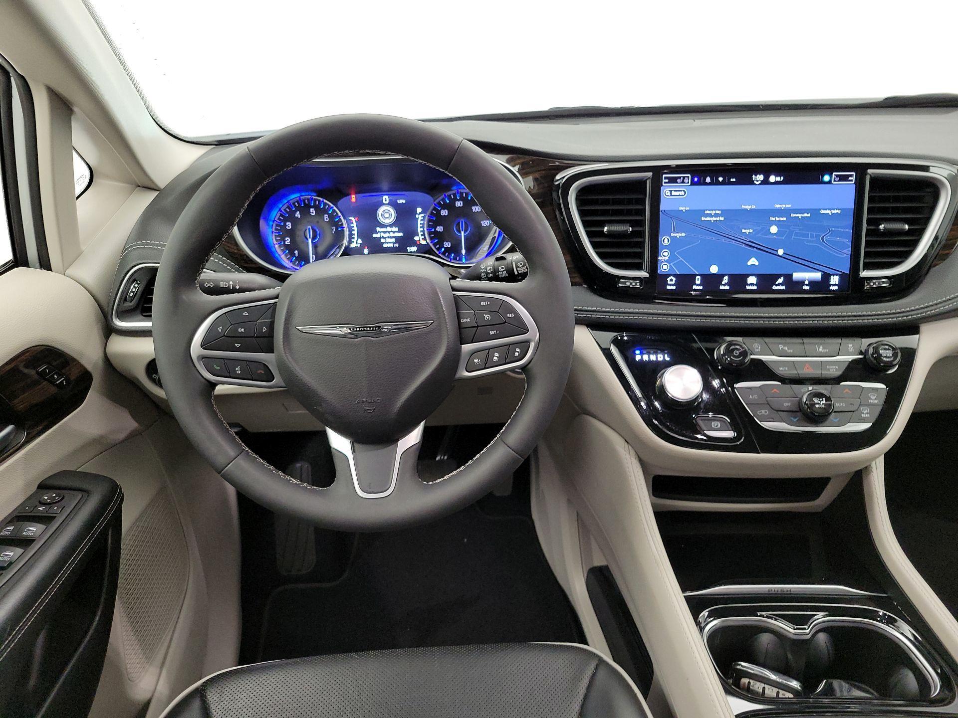 Thumbnail: 2024 Chrysler Pacifica - 10