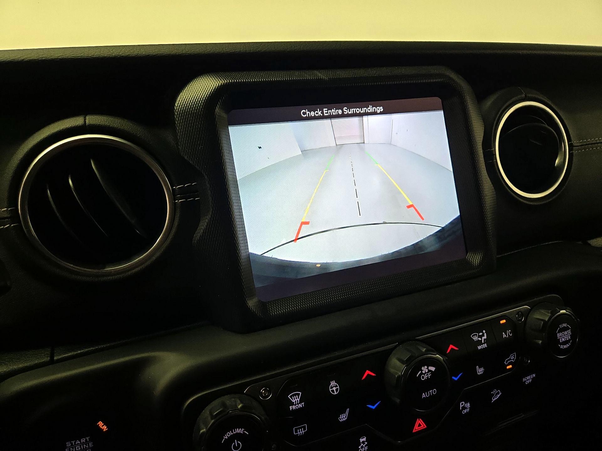 Thumbnail: 2018 Jeep Wrangler - 15