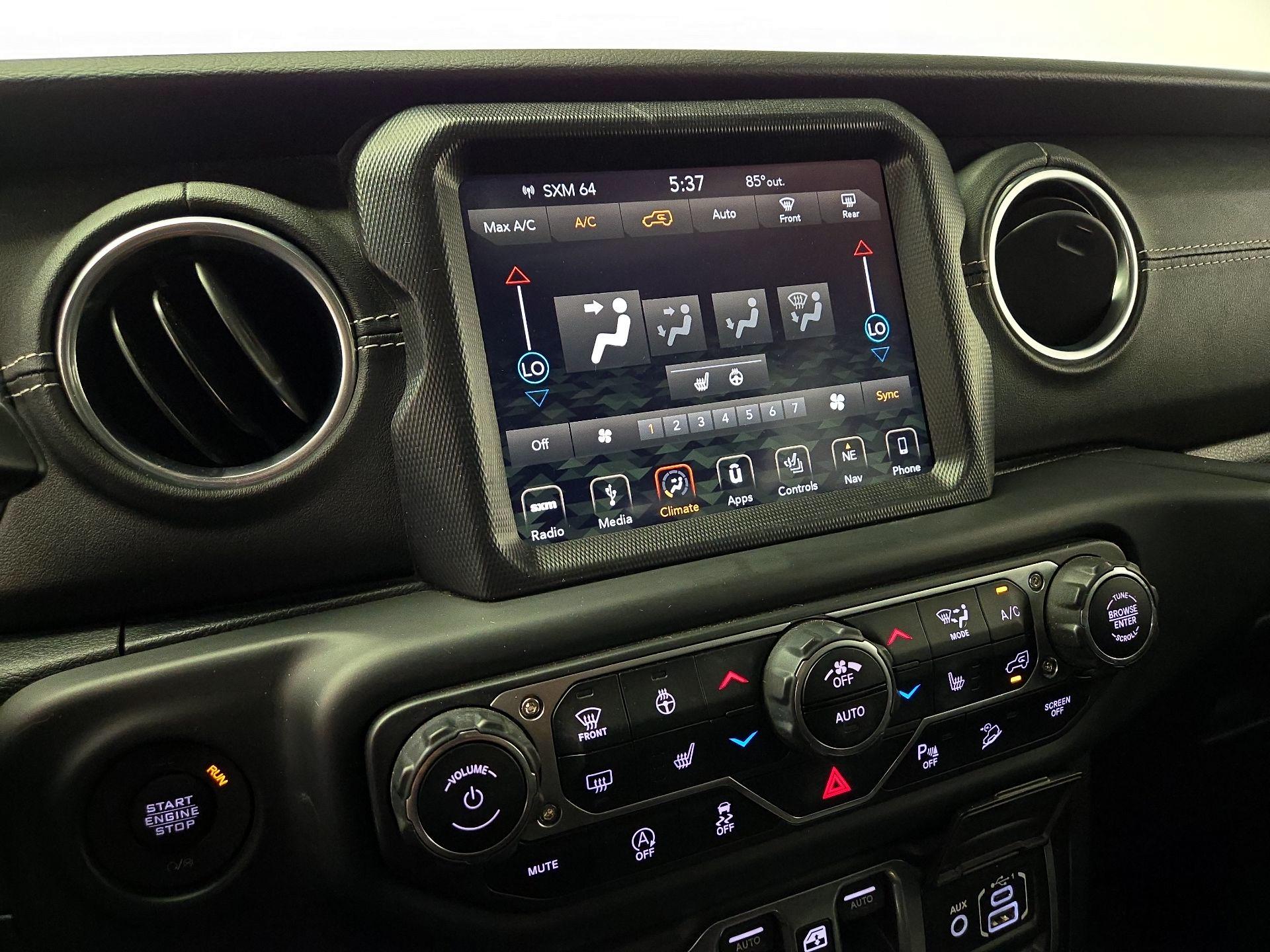 Thumbnail: 2018 Jeep Wrangler - 17