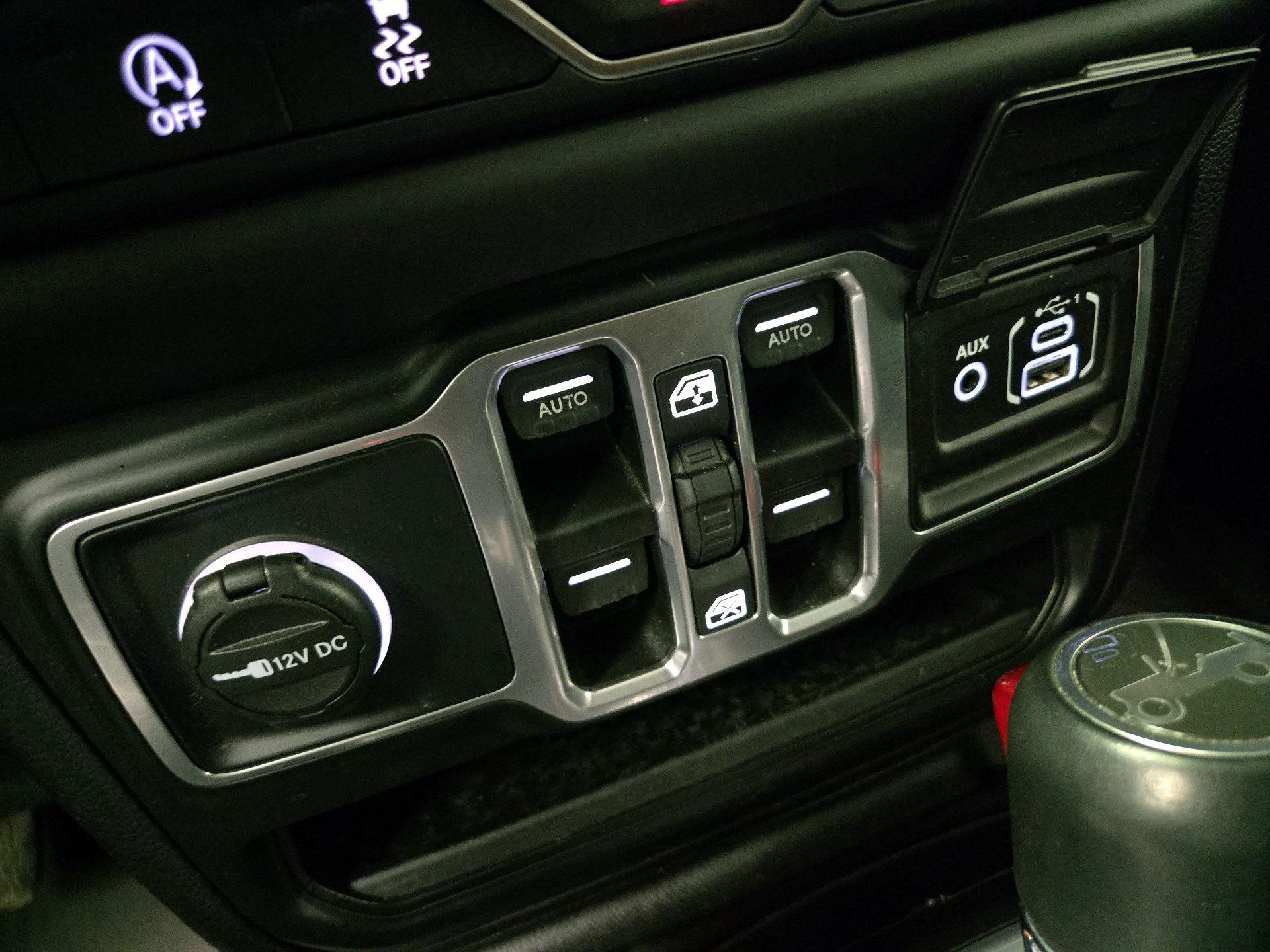 Thumbnail: 2018 Jeep Wrangler - 19