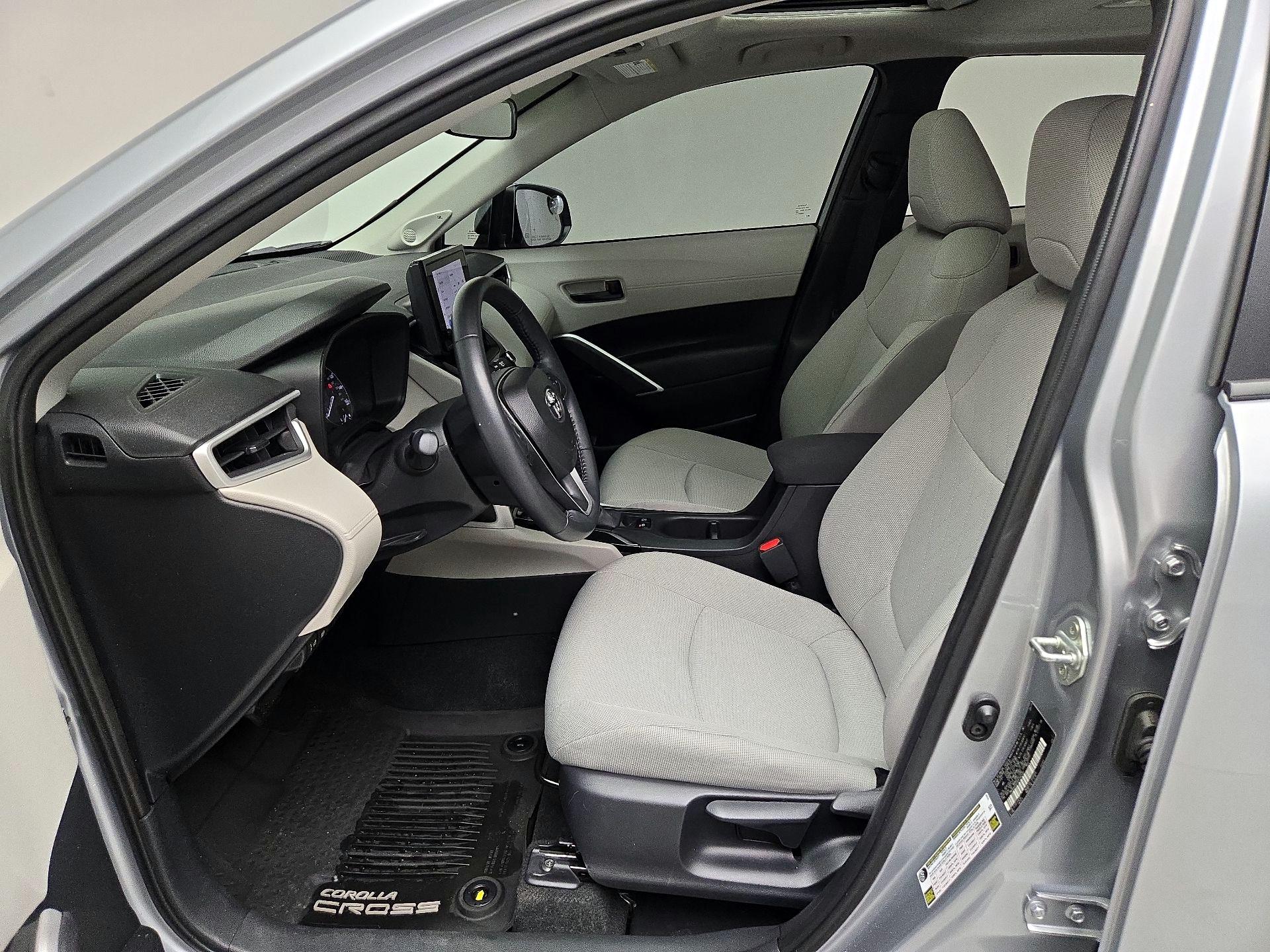 Thumbnail: 2024 Toyota Corolla Cross - 11