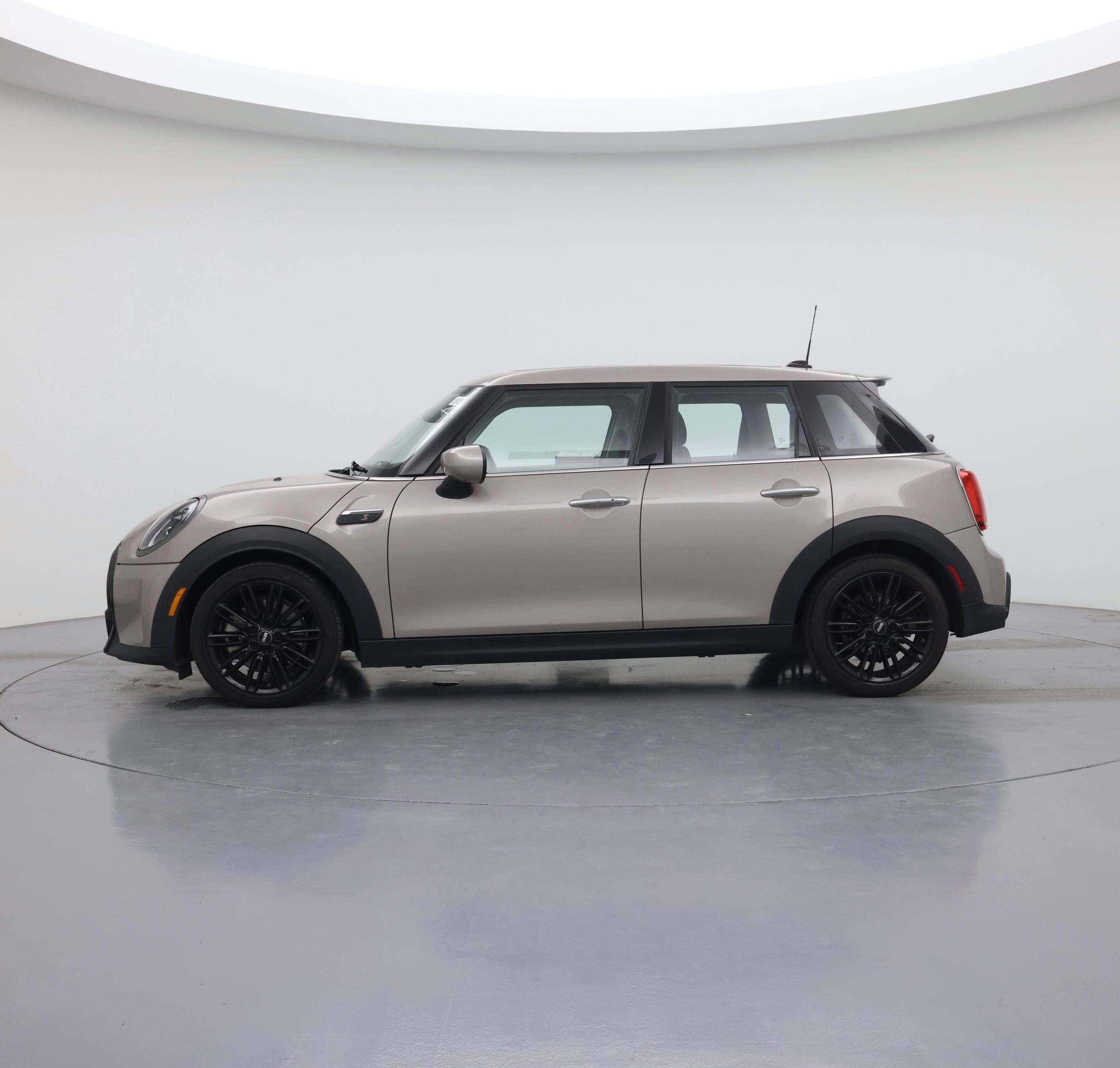 Thumbnail: 2024 MINI Cooper Hardtop - 3