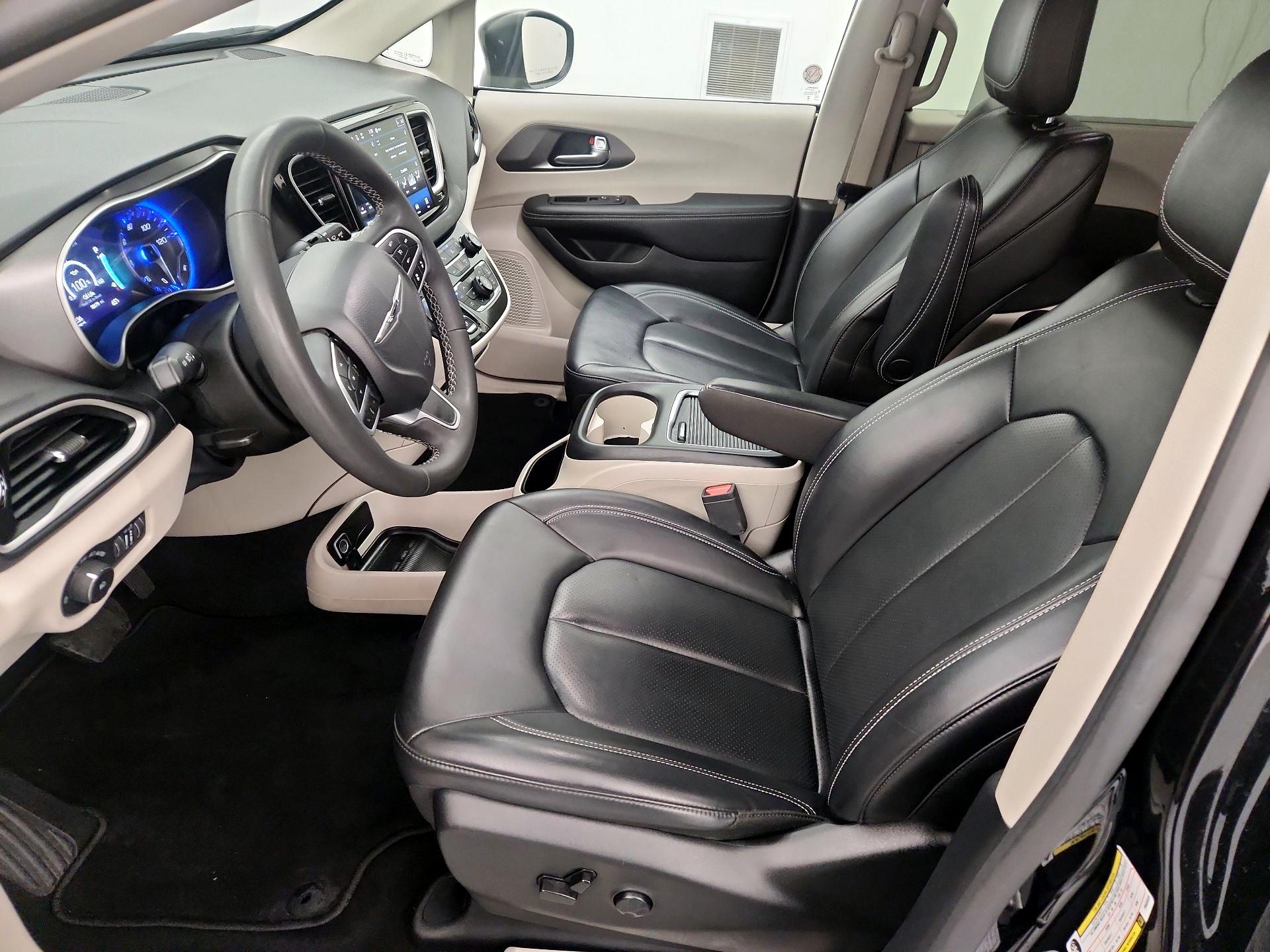 Thumbnail: 2023 Chrysler Pacifica - 11