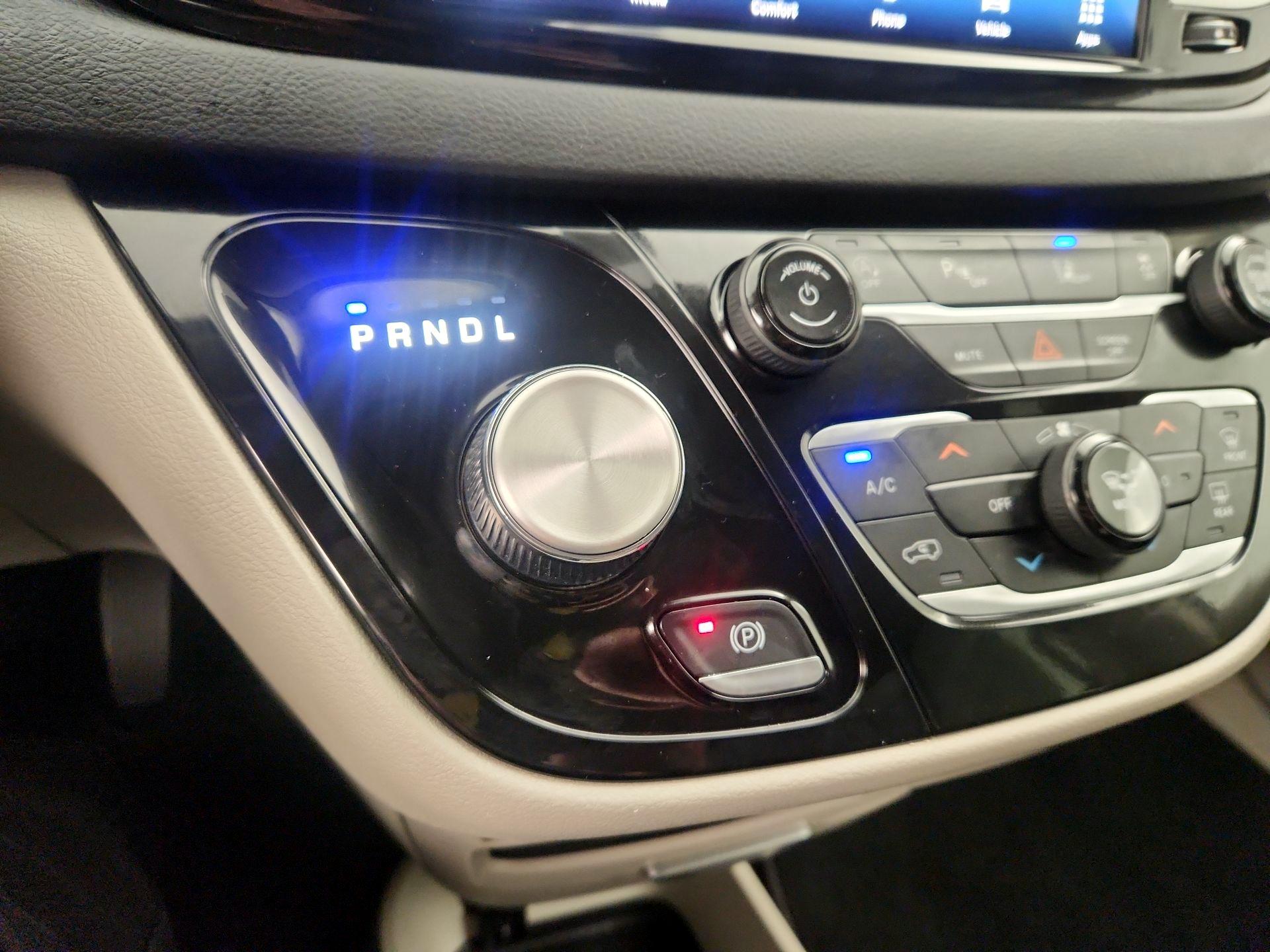 Thumbnail: 2023 Chrysler Pacifica - 17